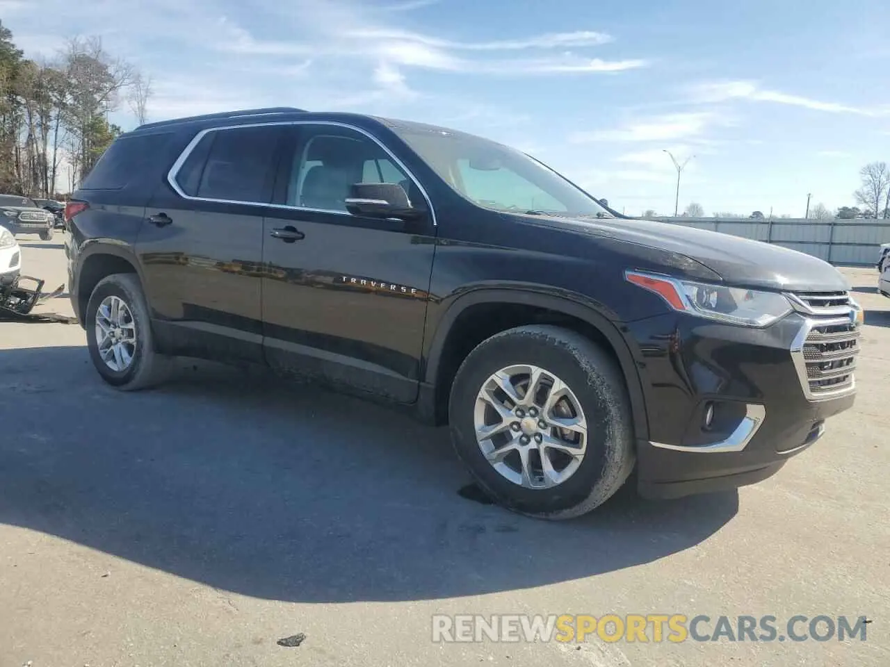 4 Photograph of a damaged car 1GNERGKW3KJ287862 CHEVROLET TRAVERSE 2019