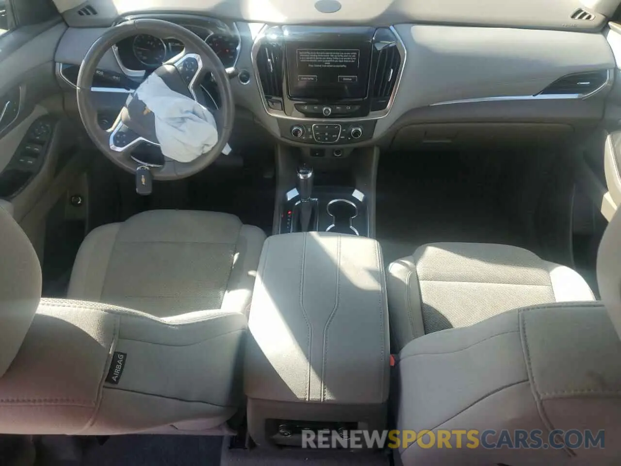 8 Photograph of a damaged car 1GNERGKW3KJ287862 CHEVROLET TRAVERSE 2019