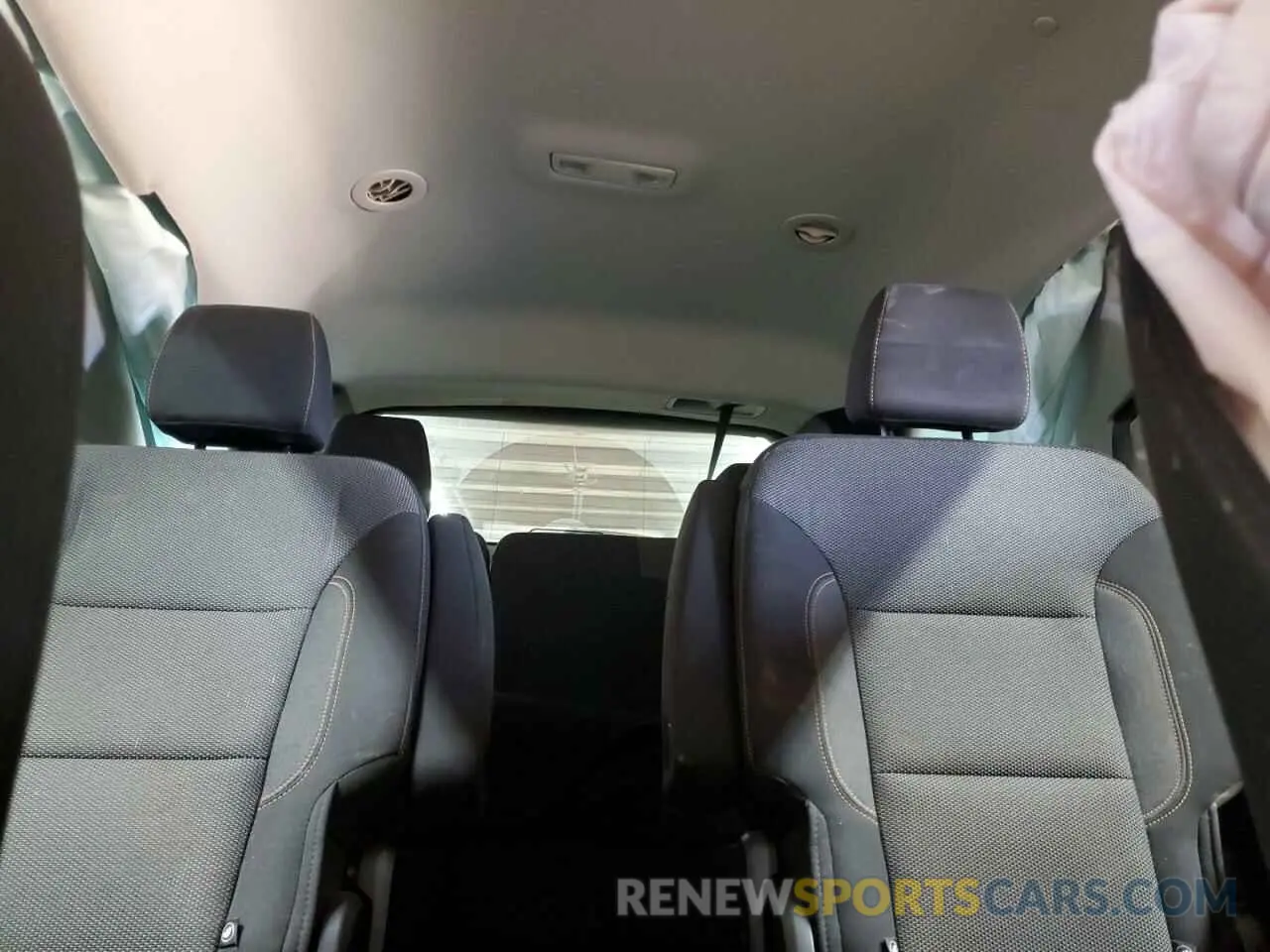 10 Фотография поврежденного автомобиля 1GNERGKW3KJ304031 CHEVROLET TRAVERSE 2019