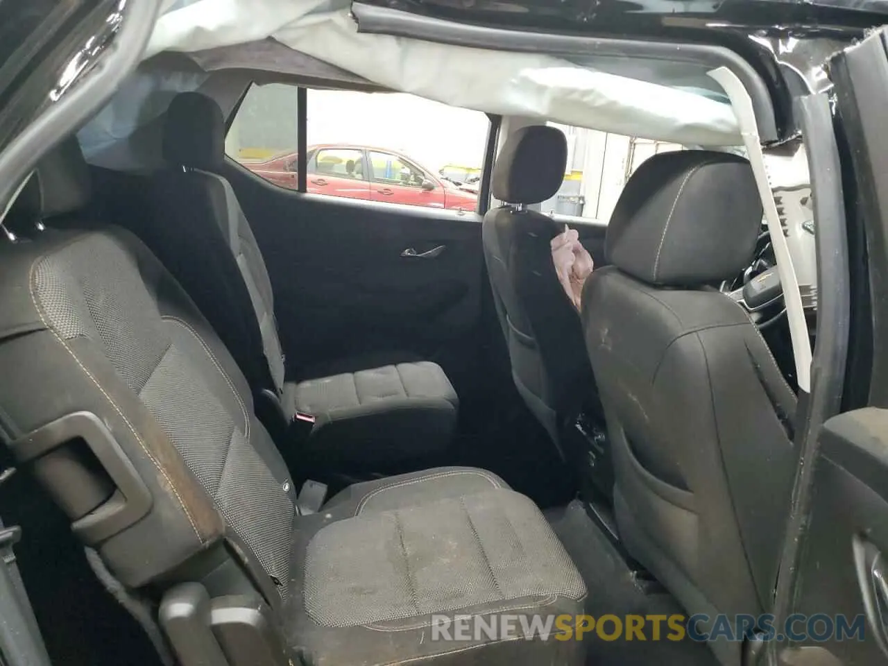 11 Фотография поврежденного автомобиля 1GNERGKW3KJ304031 CHEVROLET TRAVERSE 2019