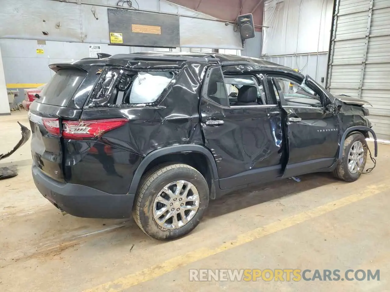 3 Фотография поврежденного автомобиля 1GNERGKW3KJ304031 CHEVROLET TRAVERSE 2019