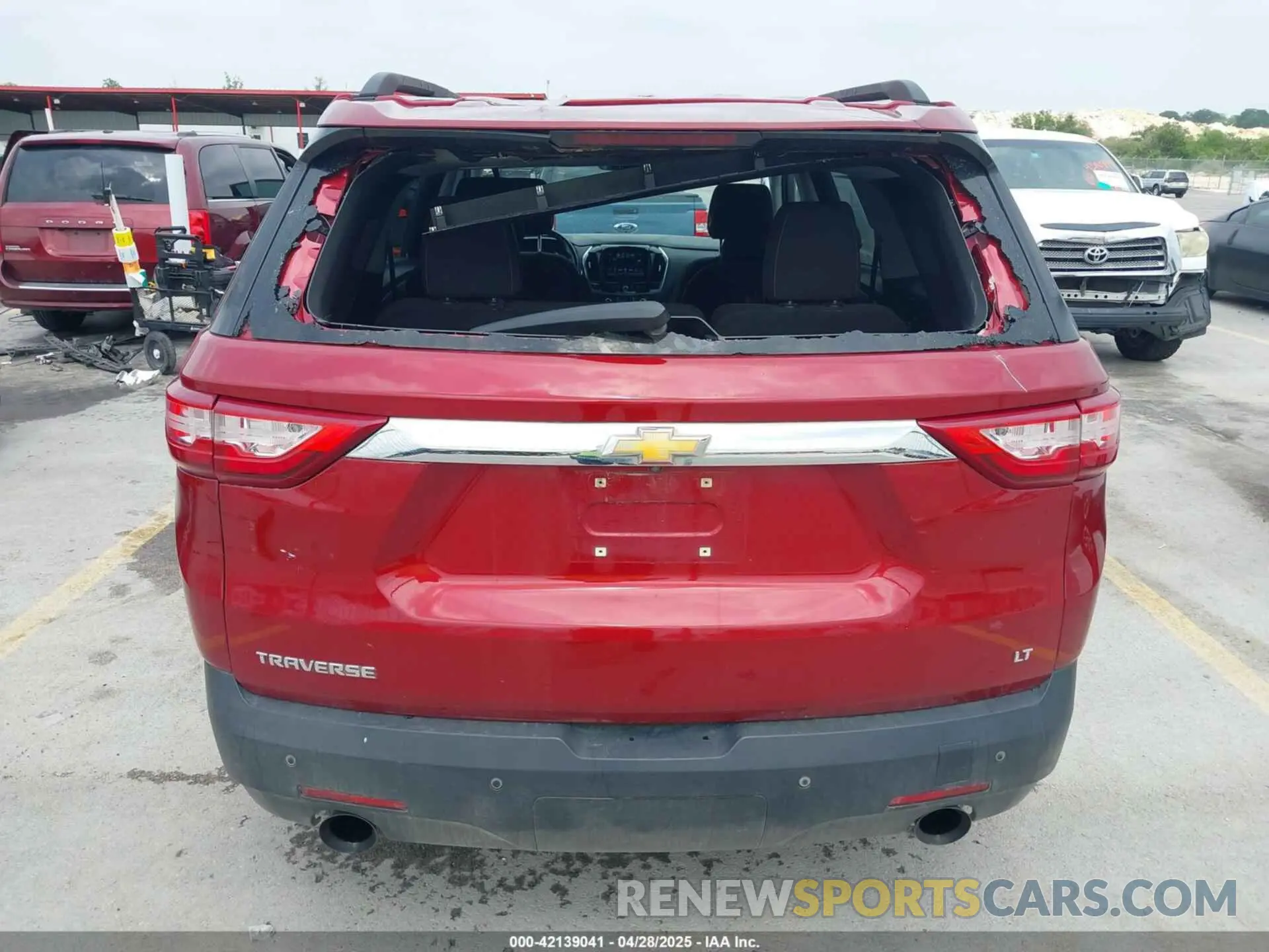 16 Фотография поврежденного автомобиля 1GNERGKW3KJ317815 CHEVROLET TRAVERSE 2019
