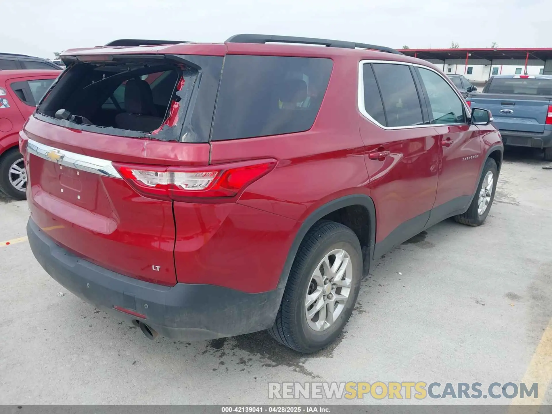 4 Фотография поврежденного автомобиля 1GNERGKW3KJ317815 CHEVROLET TRAVERSE 2019