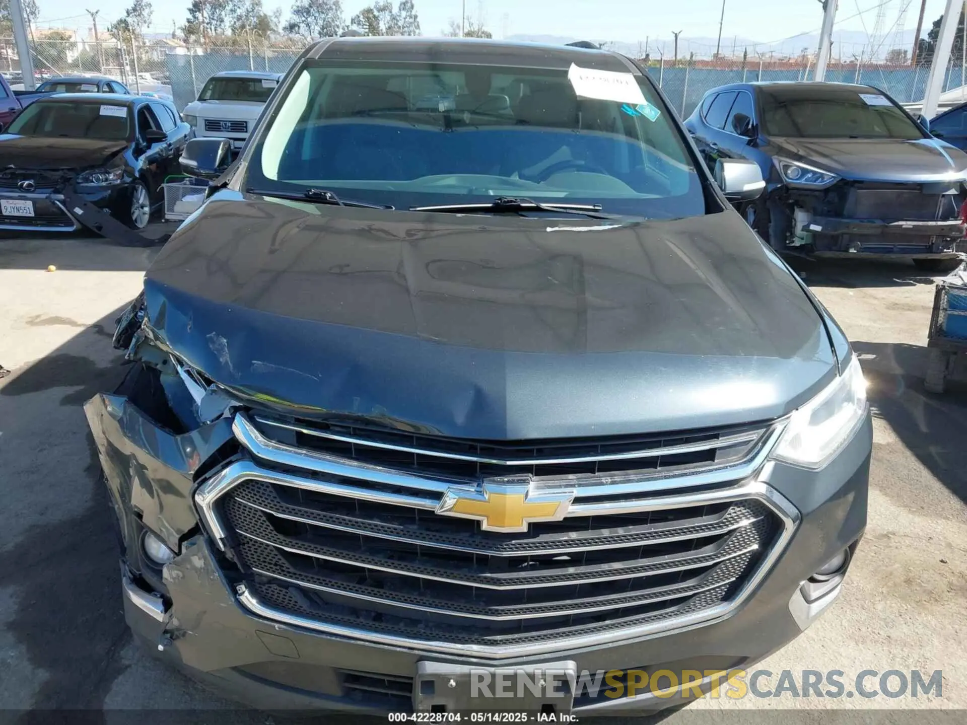 12 Photograph of a damaged car 1GNERGKW3KJ320262 CHEVROLET TRAVERSE 2019