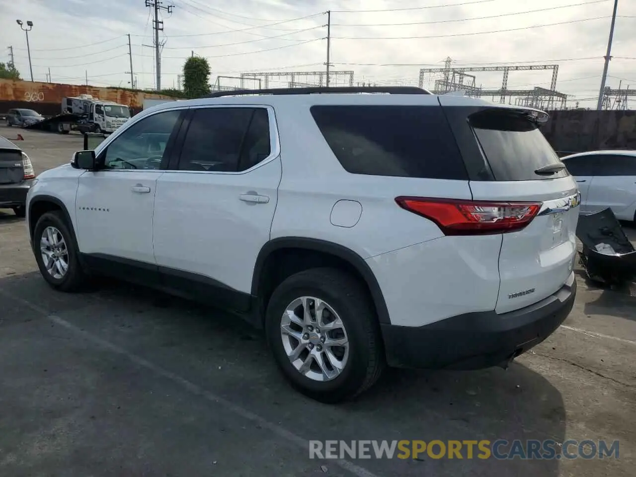 2 Фотография поврежденного автомобиля 1GNERGKW4KJ127988 CHEVROLET TRAVERSE 2019
