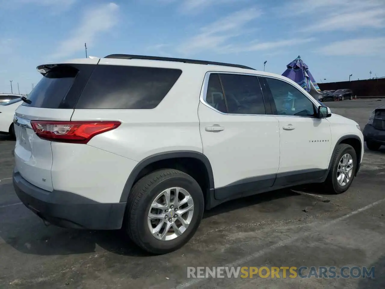 3 Фотография поврежденного автомобиля 1GNERGKW4KJ127988 CHEVROLET TRAVERSE 2019