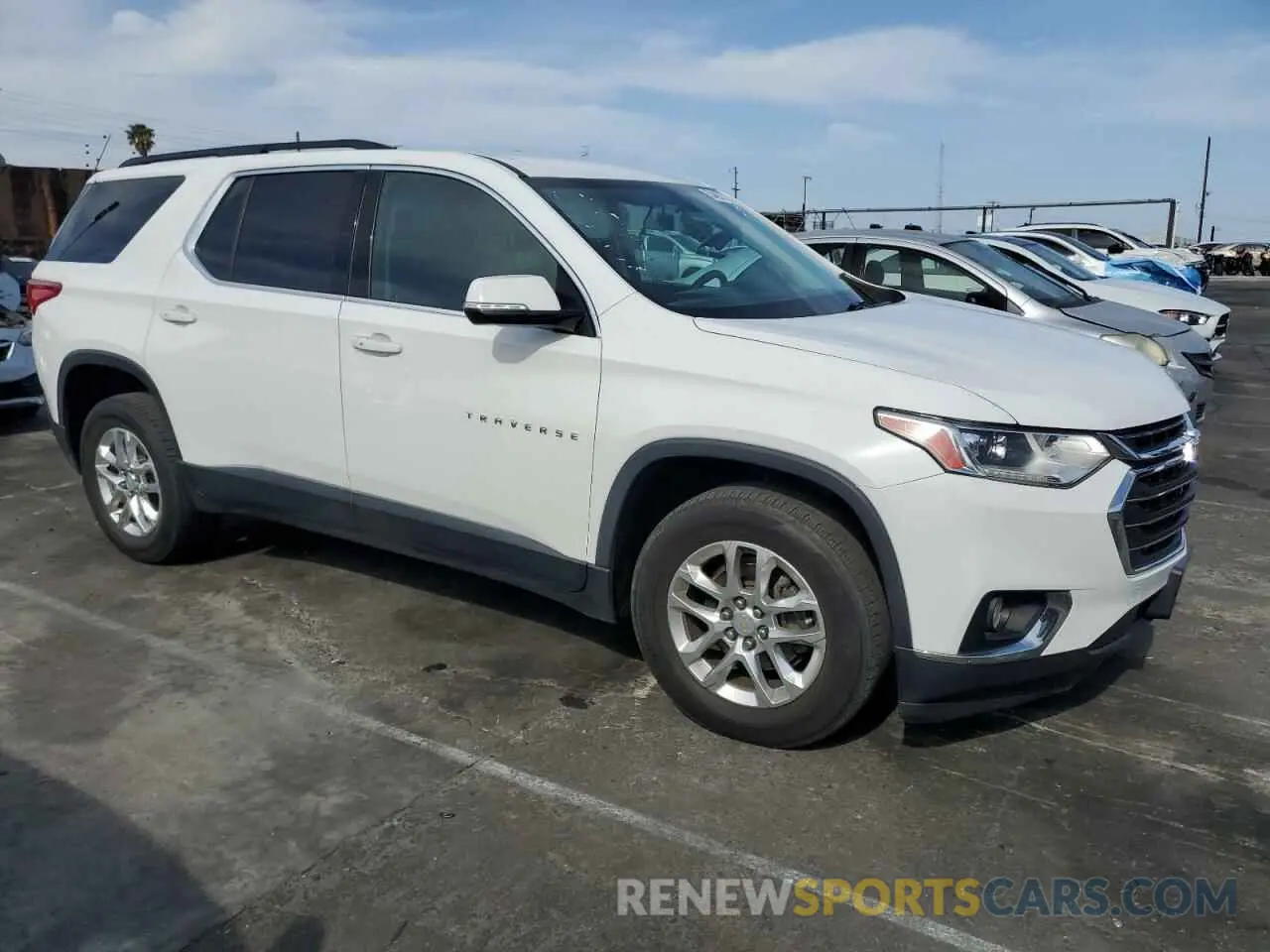 4 Фотография поврежденного автомобиля 1GNERGKW4KJ127988 CHEVROLET TRAVERSE 2019