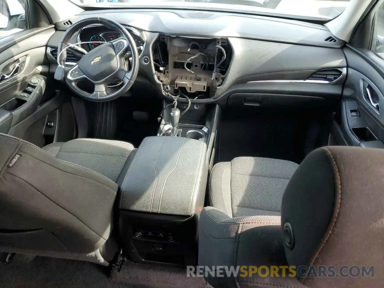 8 Фотография поврежденного автомобиля 1GNERGKW4KJ127988 CHEVROLET TRAVERSE 2019