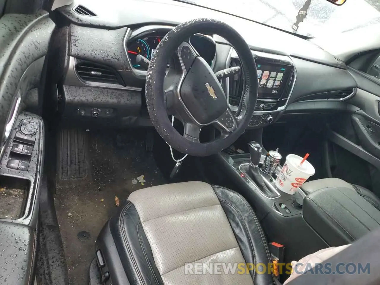 8 Фотография поврежденного автомобиля 1GNERGKW4KJ135797 CHEVROLET TRAVERSE 2019