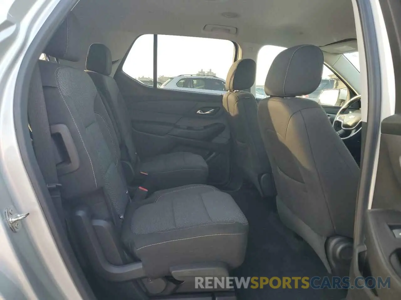 11 Photograph of a damaged car 1GNERGKW4KJ219845 CHEVROLET TRAVERSE 2019