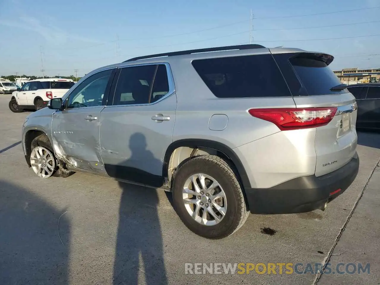 2 Photograph of a damaged car 1GNERGKW4KJ219845 CHEVROLET TRAVERSE 2019