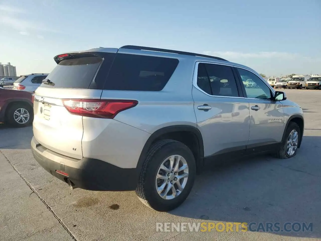 3 Photograph of a damaged car 1GNERGKW4KJ219845 CHEVROLET TRAVERSE 2019
