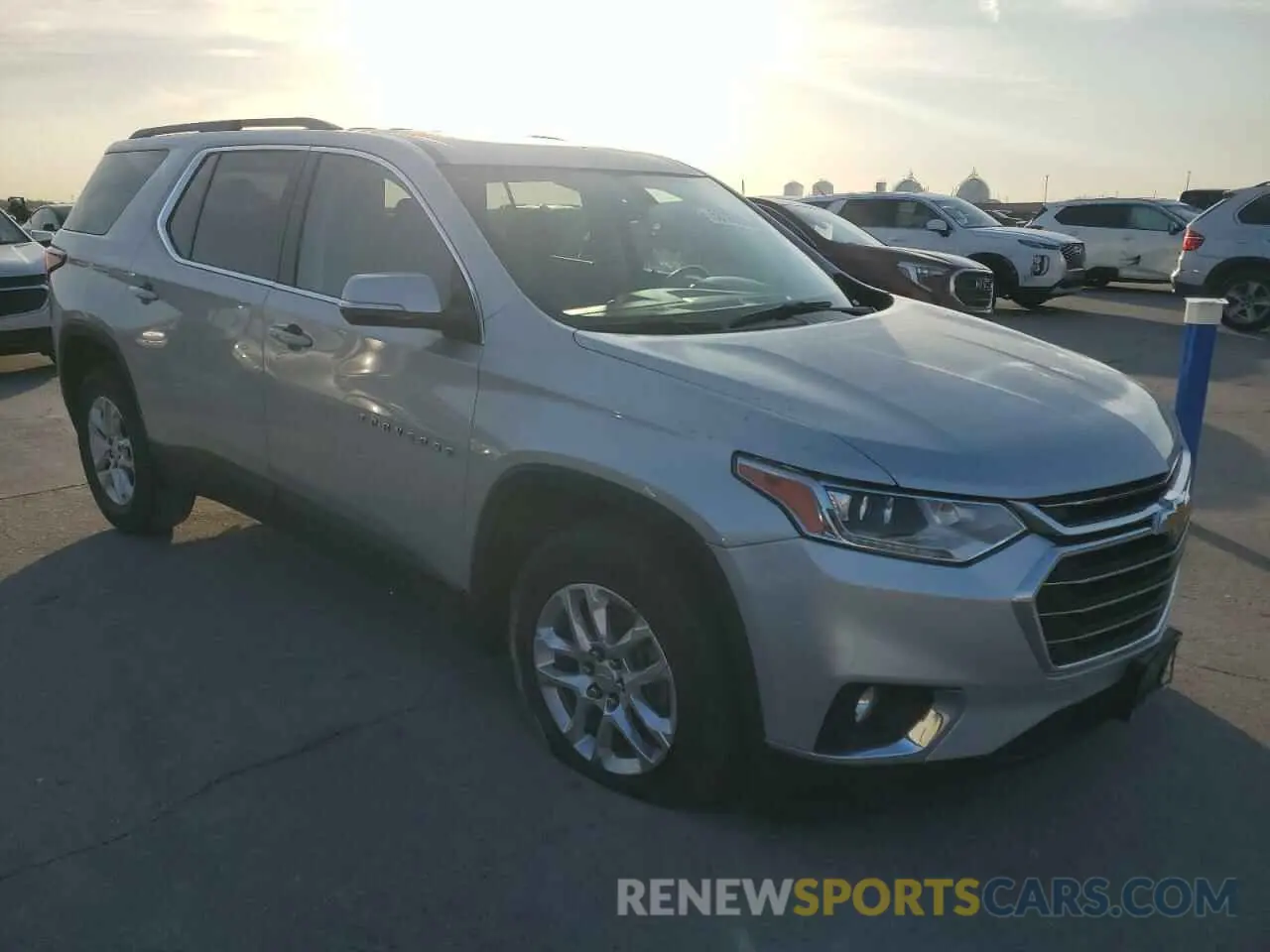 4 Photograph of a damaged car 1GNERGKW4KJ219845 CHEVROLET TRAVERSE 2019