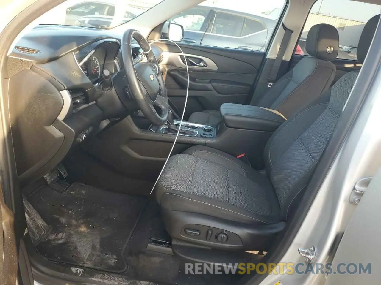 7 Photograph of a damaged car 1GNERGKW4KJ219845 CHEVROLET TRAVERSE 2019