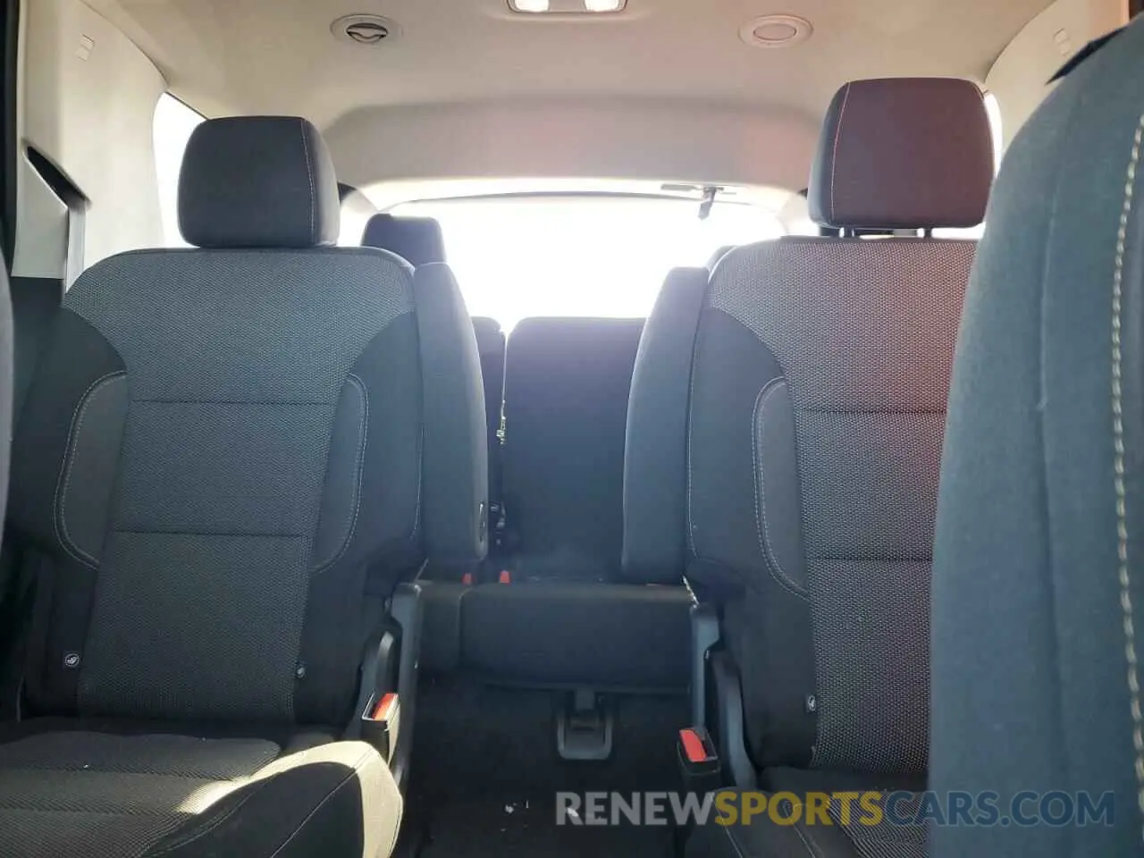 10 Фотография поврежденного автомобиля 1GNERGKW4KJ276935 CHEVROLET TRAVERSE 2019