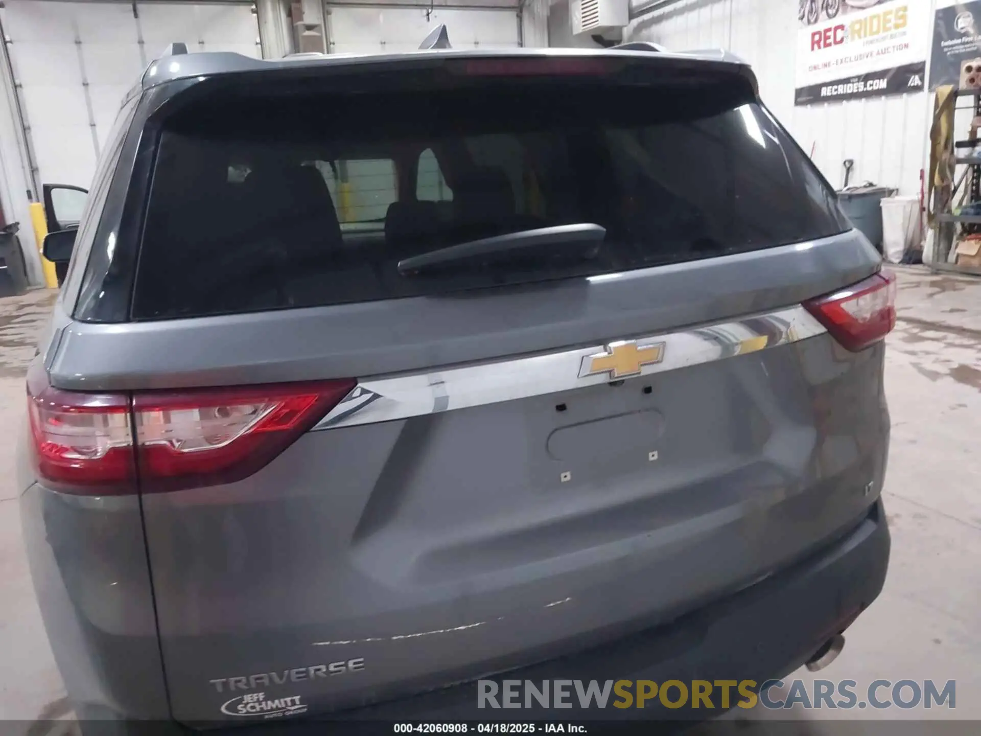 16 Photograph of a damaged car 1GNERGKW4KJ295579 CHEVROLET TRAVERSE 2019