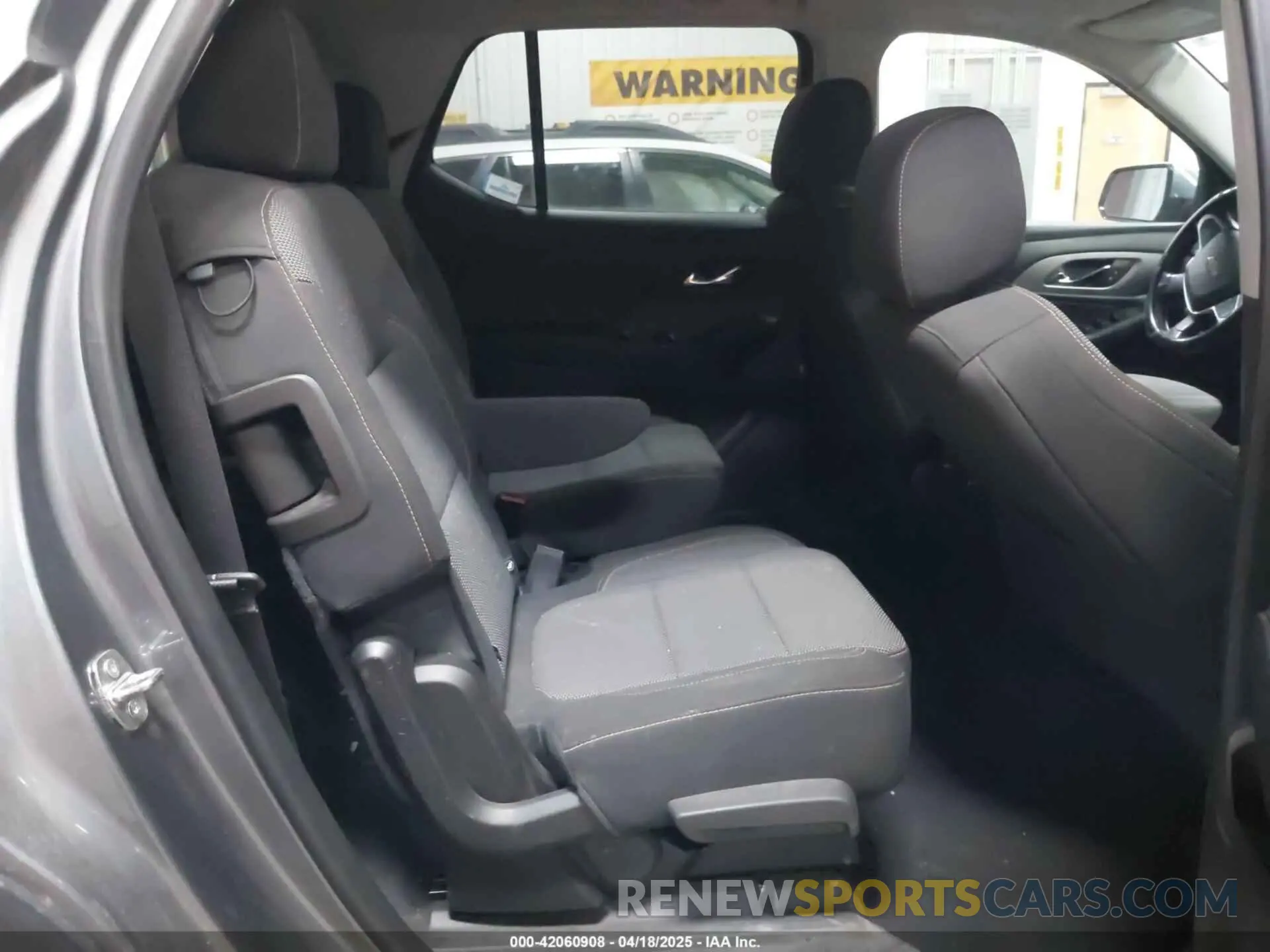 8 Photograph of a damaged car 1GNERGKW4KJ295579 CHEVROLET TRAVERSE 2019