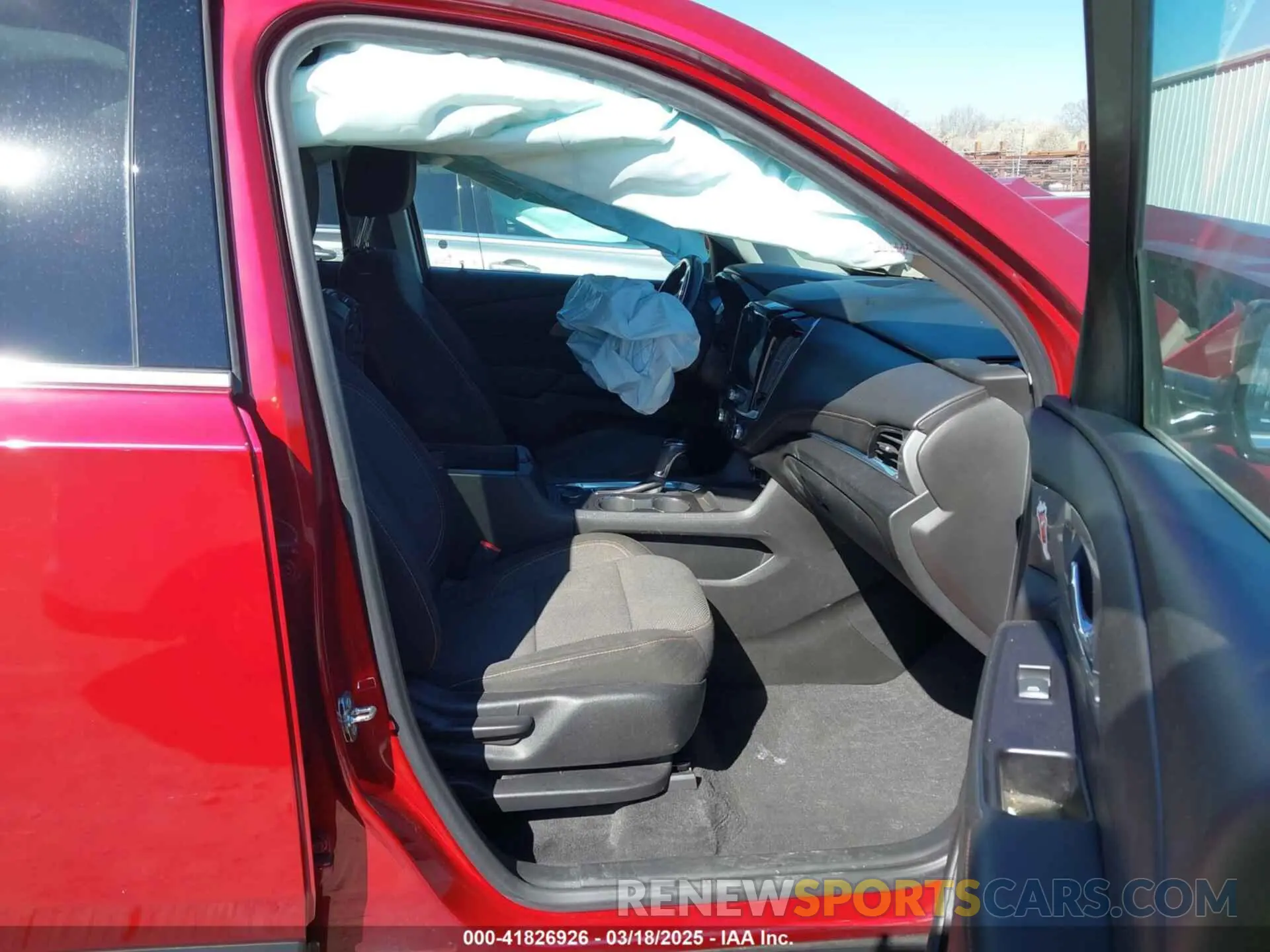 5 Фотография поврежденного автомобиля 1GNERGKW5KJ111198 CHEVROLET TRAVERSE 2019
