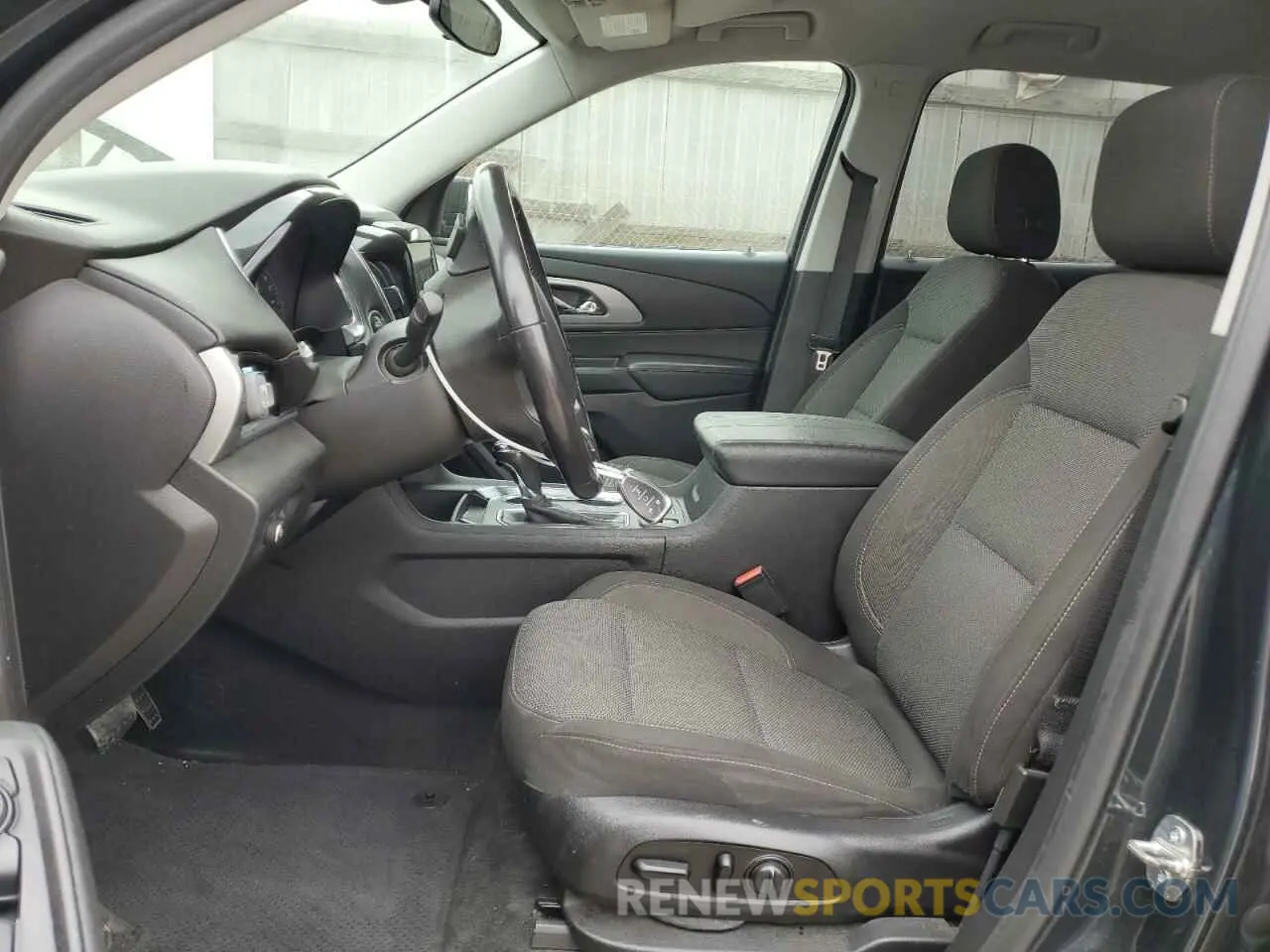 7 Photograph of a damaged car 1GNERGKW5KJ151104 CHEVROLET TRAVERSE 2019
