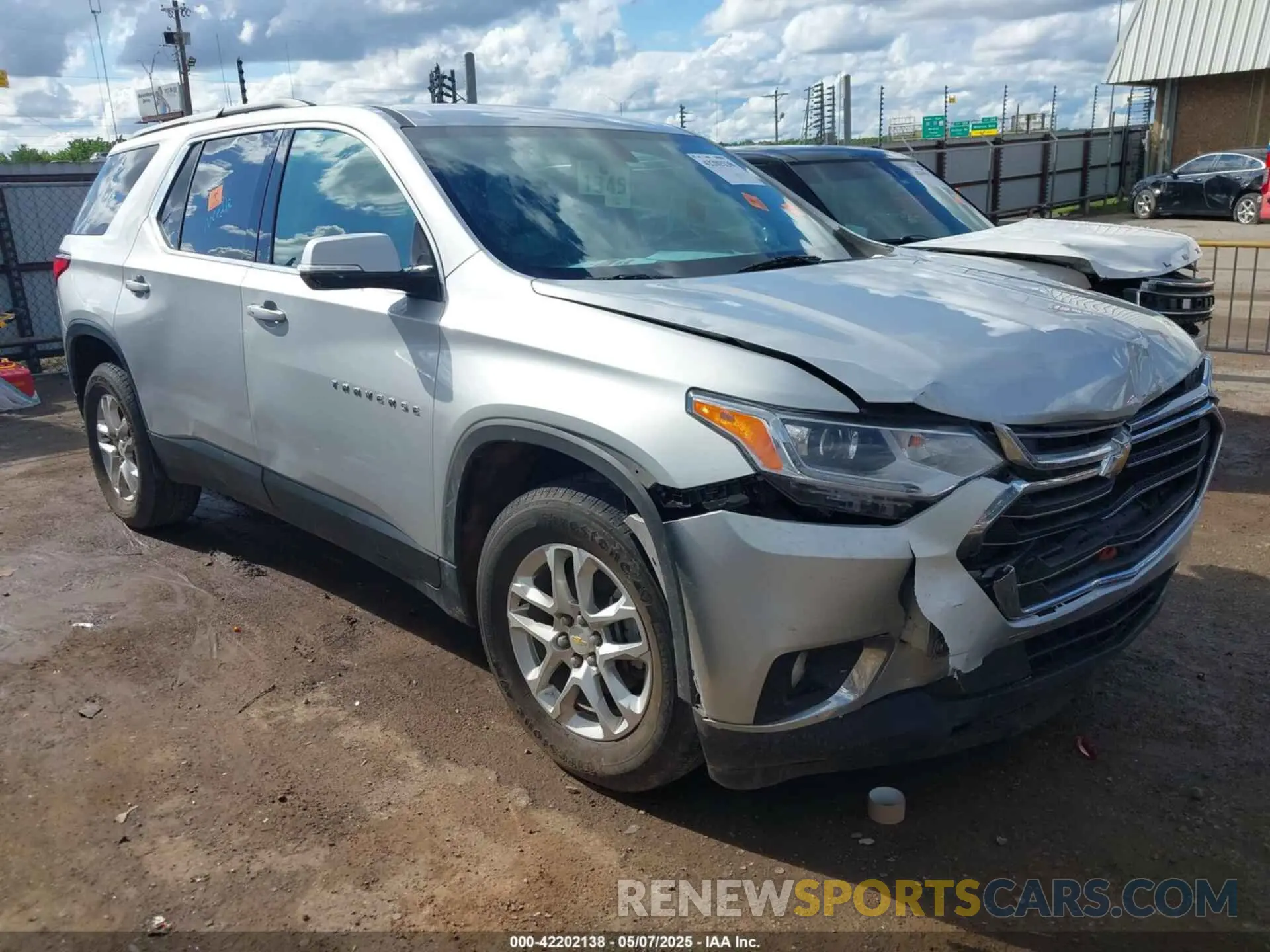1 Photograph of a damaged car 1GNERGKW5KJ178402 CHEVROLET TRAVERSE 2019