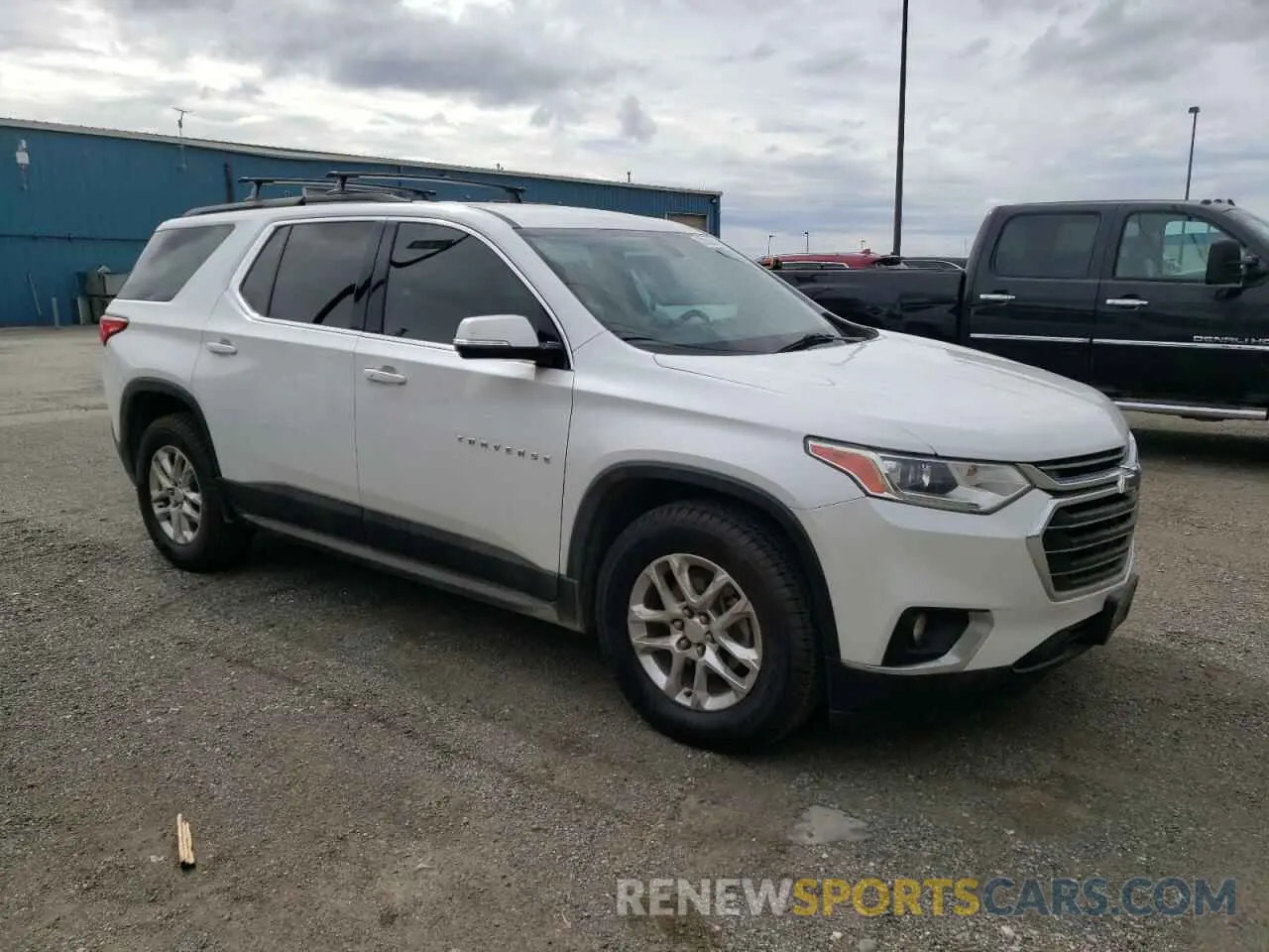 4 Photograph of a damaged car 1GNERGKW5KJ207932 CHEVROLET TRAVERSE 2019