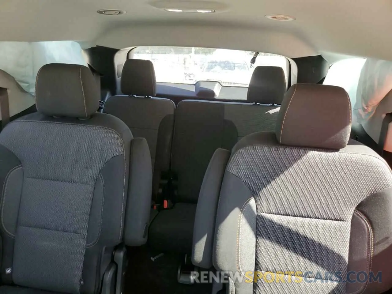 10 Фотография поврежденного автомобиля 1GNERGKW5KJ249839 CHEVROLET TRAVERSE 2019