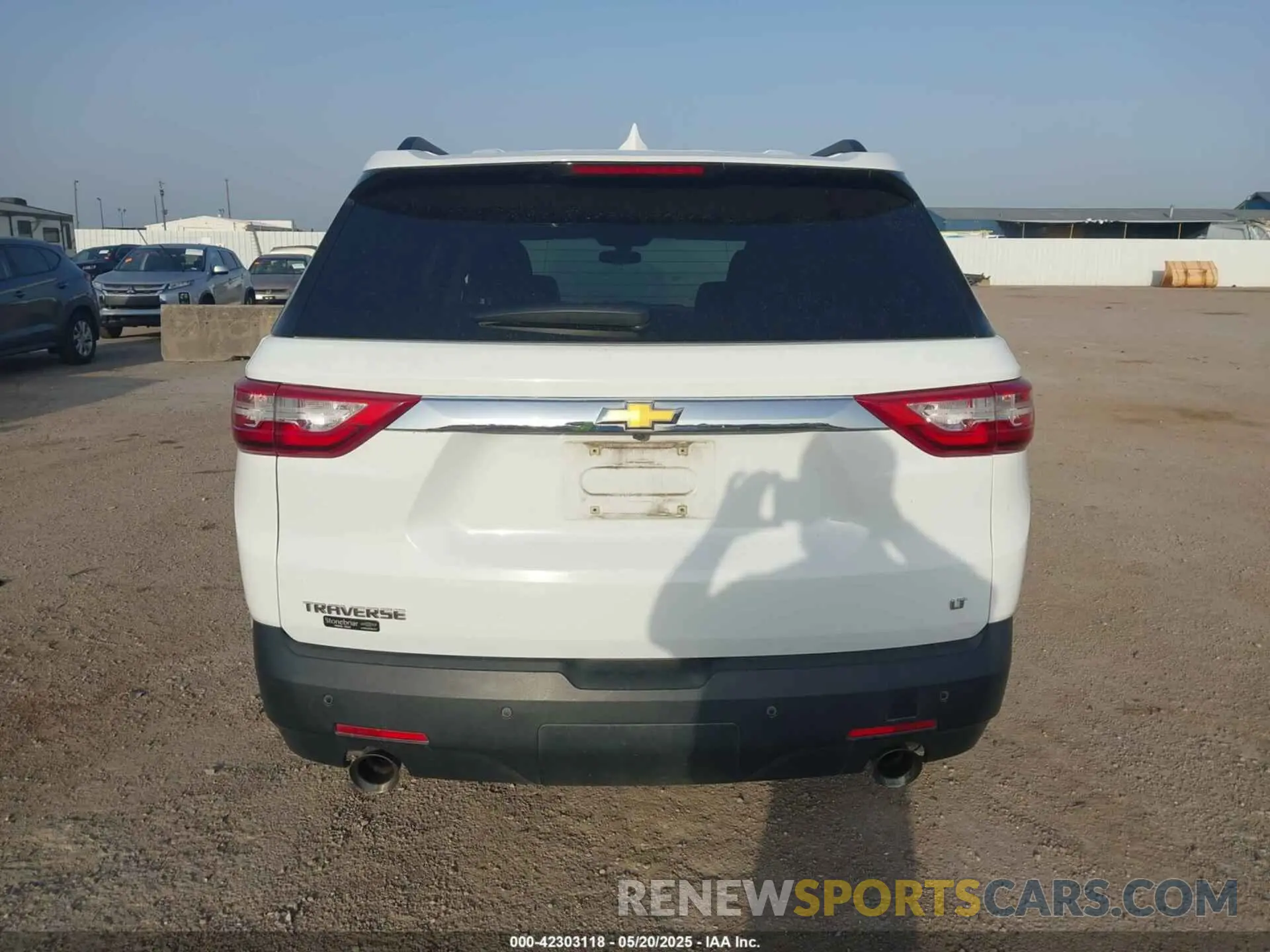 16 Photograph of a damaged car 1GNERGKW5KJ265846 CHEVROLET TRAVERSE 2019