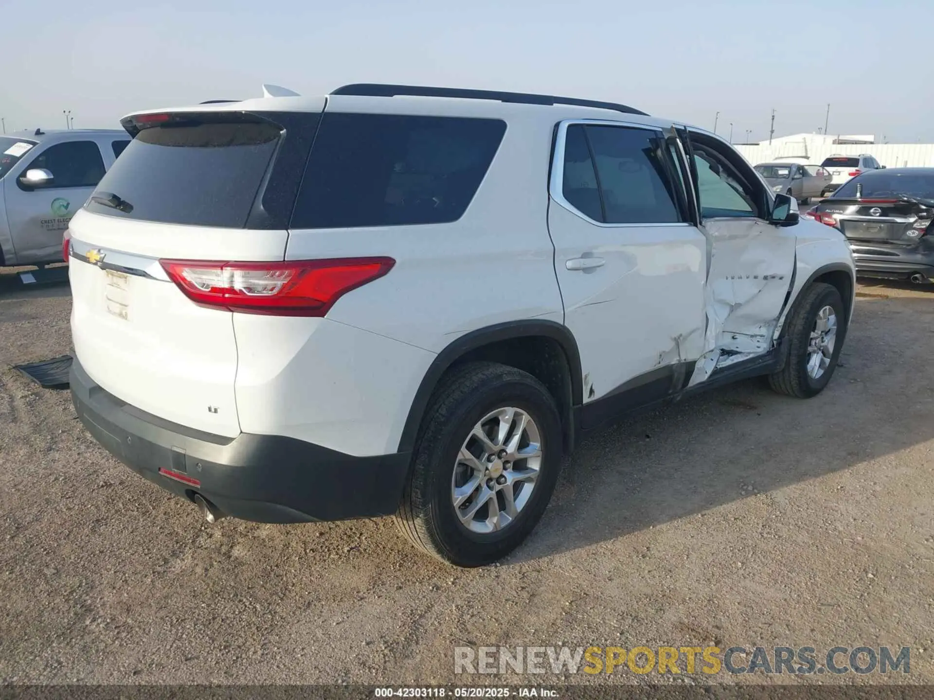 4 Photograph of a damaged car 1GNERGKW5KJ265846 CHEVROLET TRAVERSE 2019