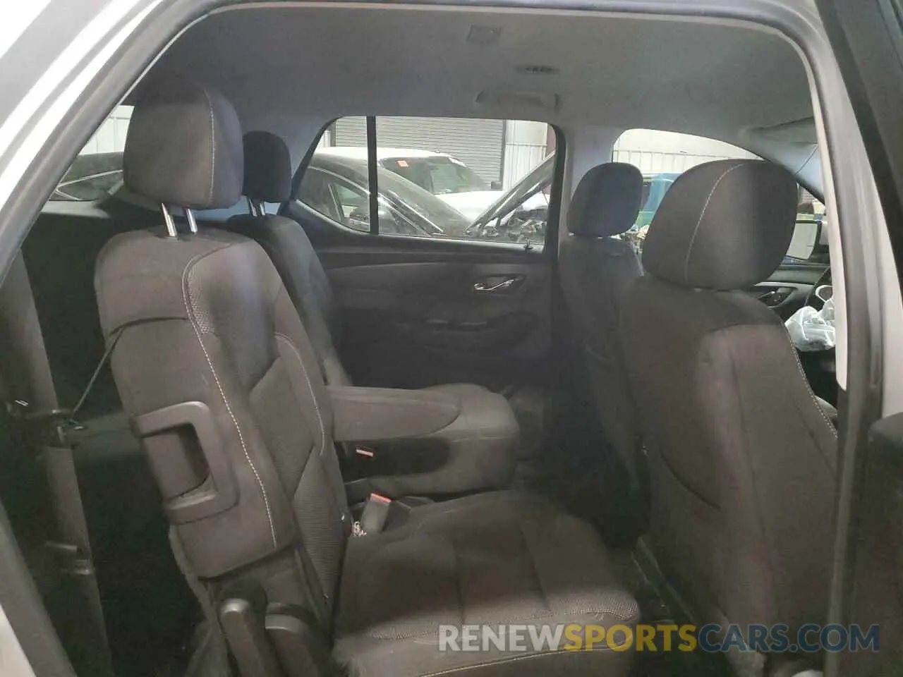 11 Photograph of a damaged car 1GNERGKW5KJ300482 CHEVROLET TRAVERSE 2019