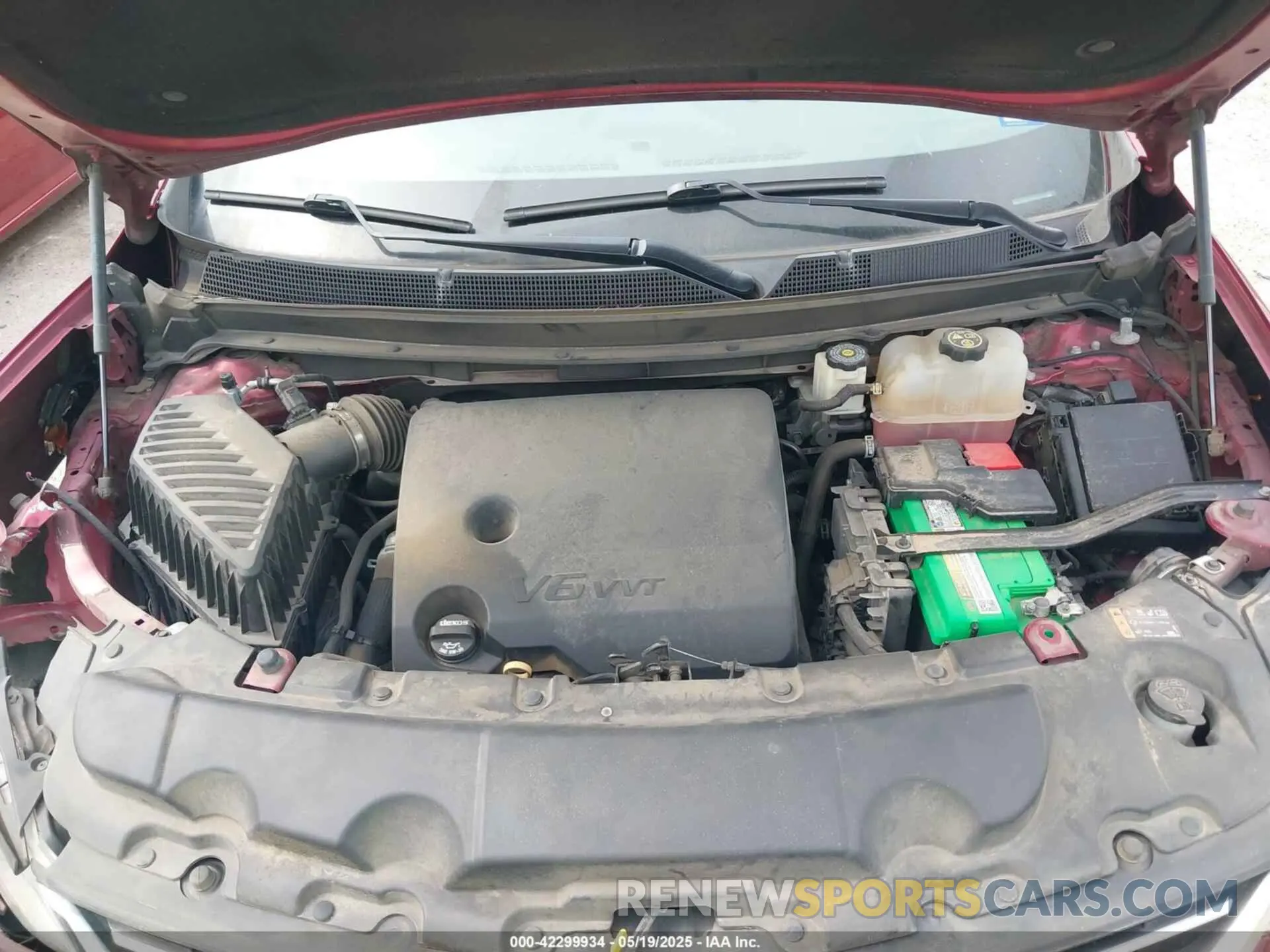 10 Photograph of a damaged car 1GNERGKW6KJ158983 CHEVROLET TRAVERSE 2019