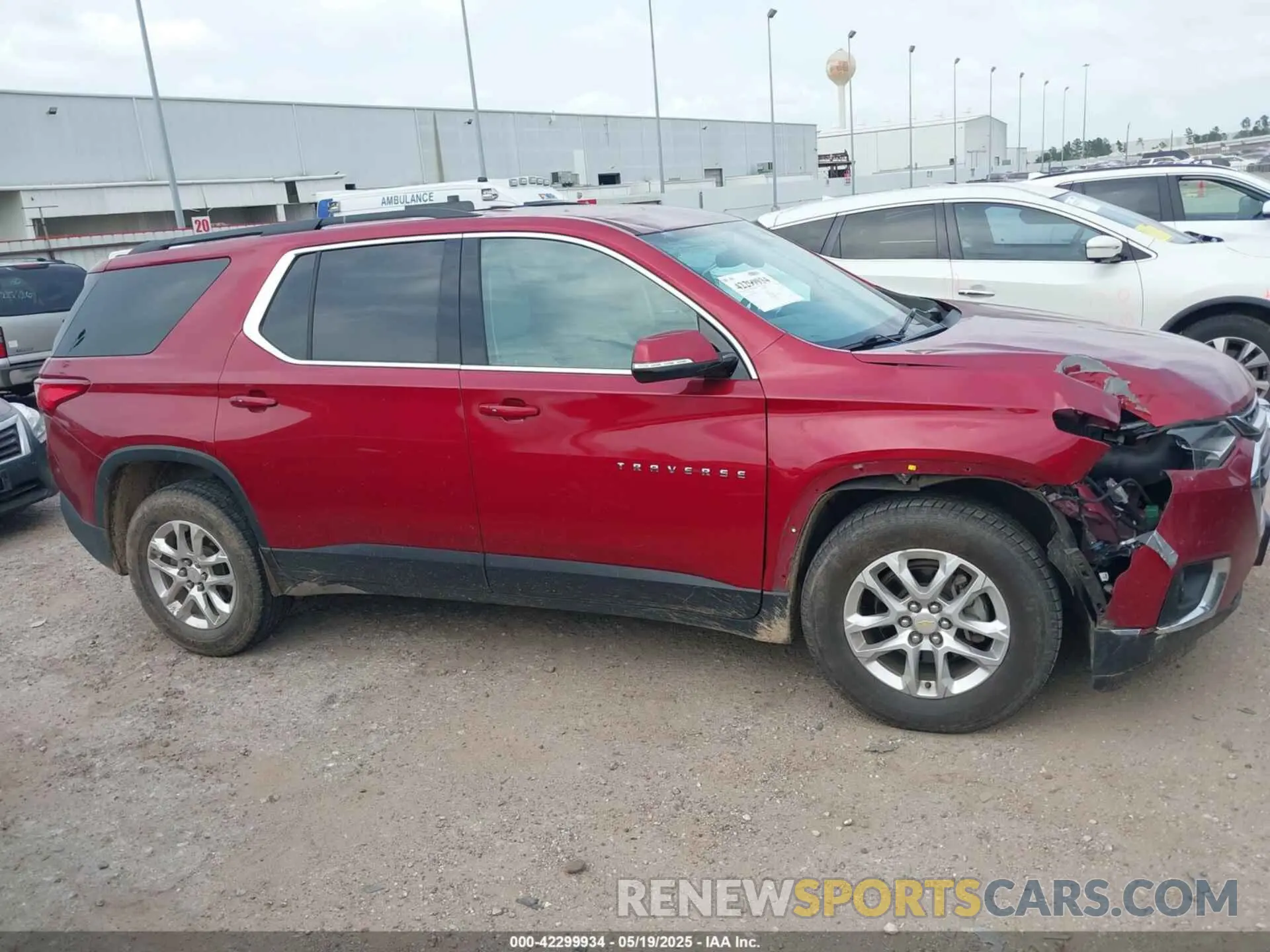 13 Photograph of a damaged car 1GNERGKW6KJ158983 CHEVROLET TRAVERSE 2019