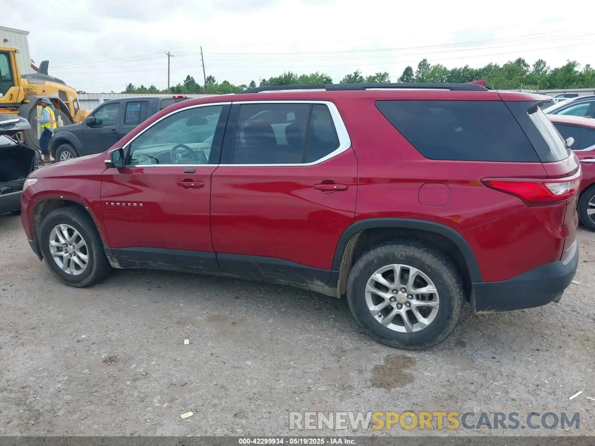 14 Photograph of a damaged car 1GNERGKW6KJ158983 CHEVROLET TRAVERSE 2019