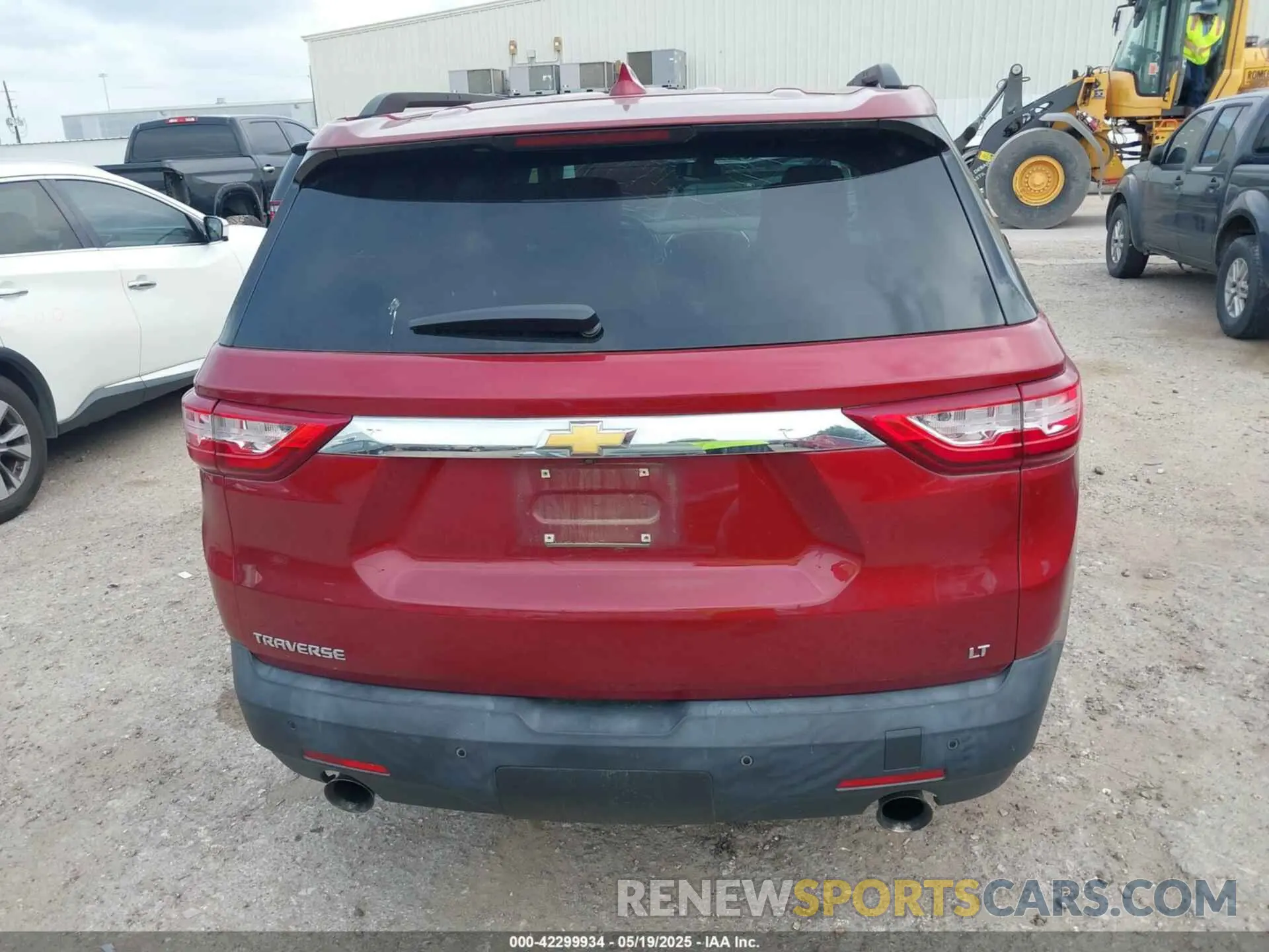 16 Photograph of a damaged car 1GNERGKW6KJ158983 CHEVROLET TRAVERSE 2019