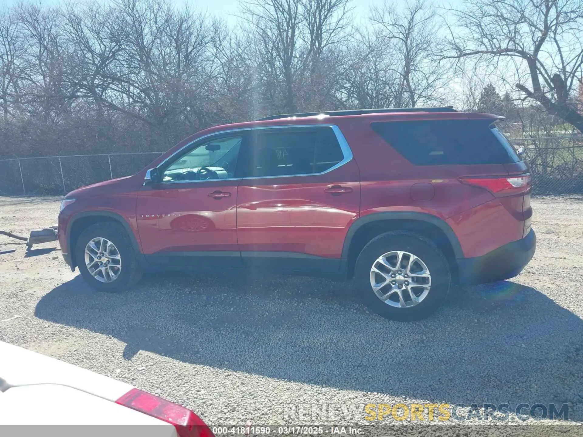 15 Photograph of a damaged car 1GNERGKW7KJ113986 CHEVROLET TRAVERSE 2019