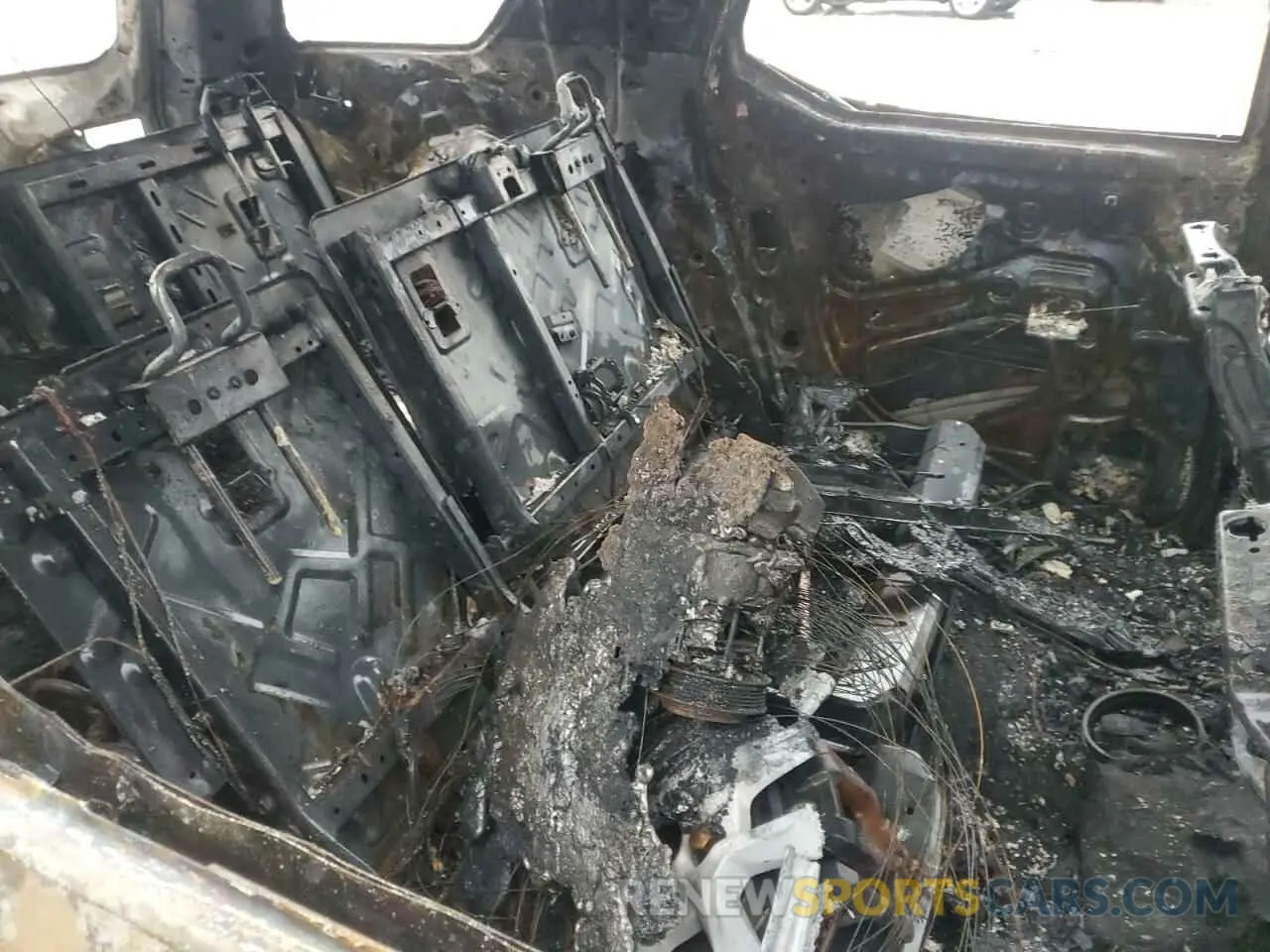 12 Photograph of a damaged car 1GNERGKW7KJ134885 CHEVROLET TRAVERSE 2019