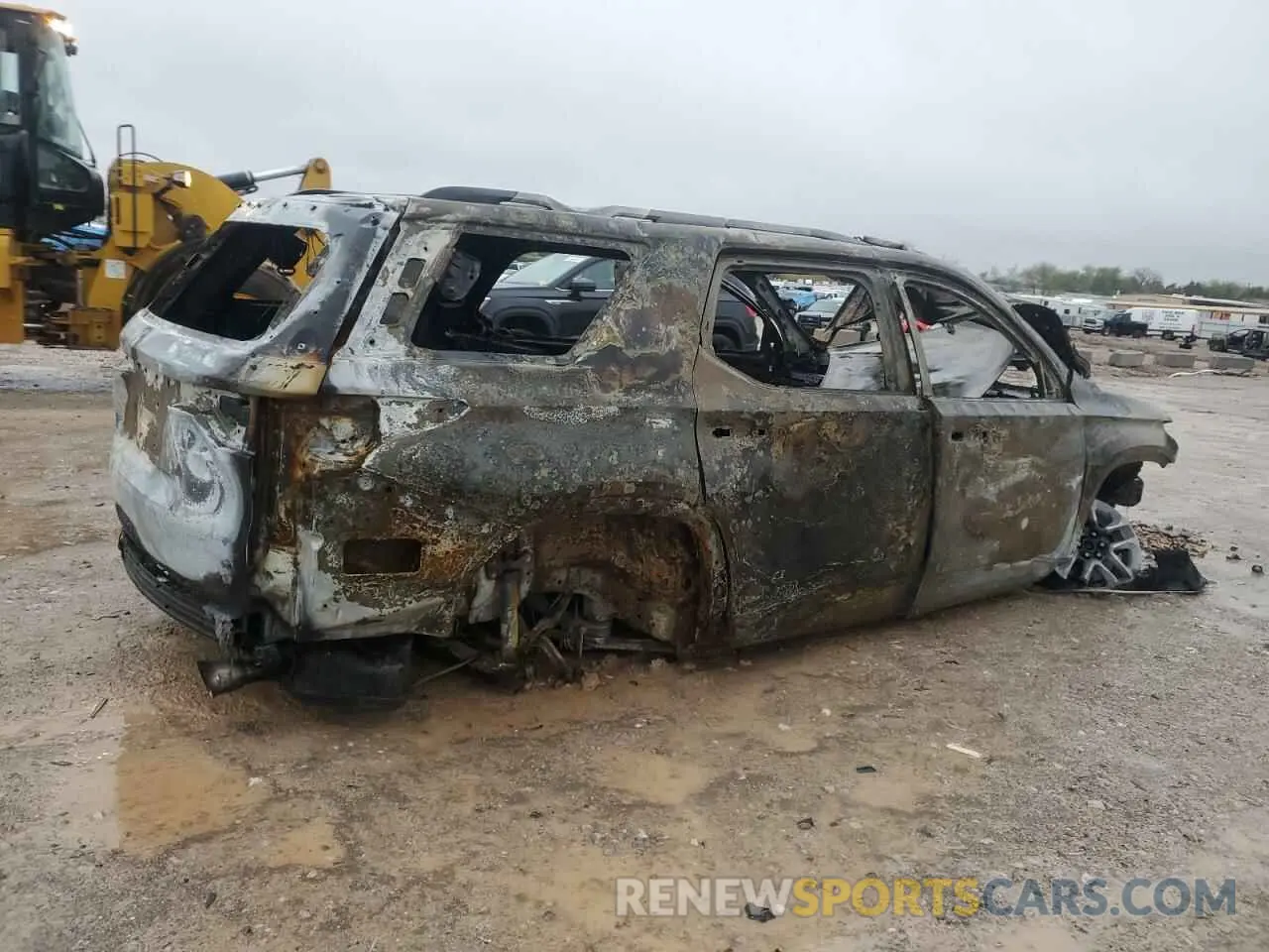 3 Photograph of a damaged car 1GNERGKW7KJ134885 CHEVROLET TRAVERSE 2019