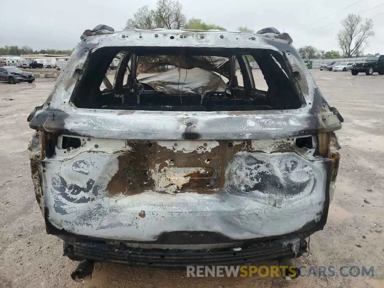 6 Photograph of a damaged car 1GNERGKW7KJ134885 CHEVROLET TRAVERSE 2019