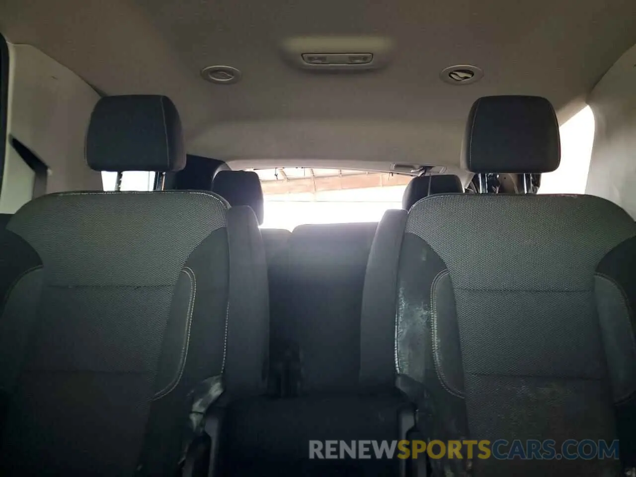 10 Photograph of a damaged car 1GNERGKW7KJ231388 CHEVROLET TRAVERSE 2019