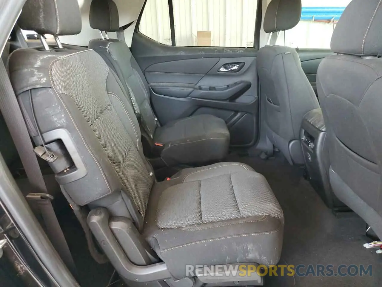 11 Photograph of a damaged car 1GNERGKW7KJ231388 CHEVROLET TRAVERSE 2019