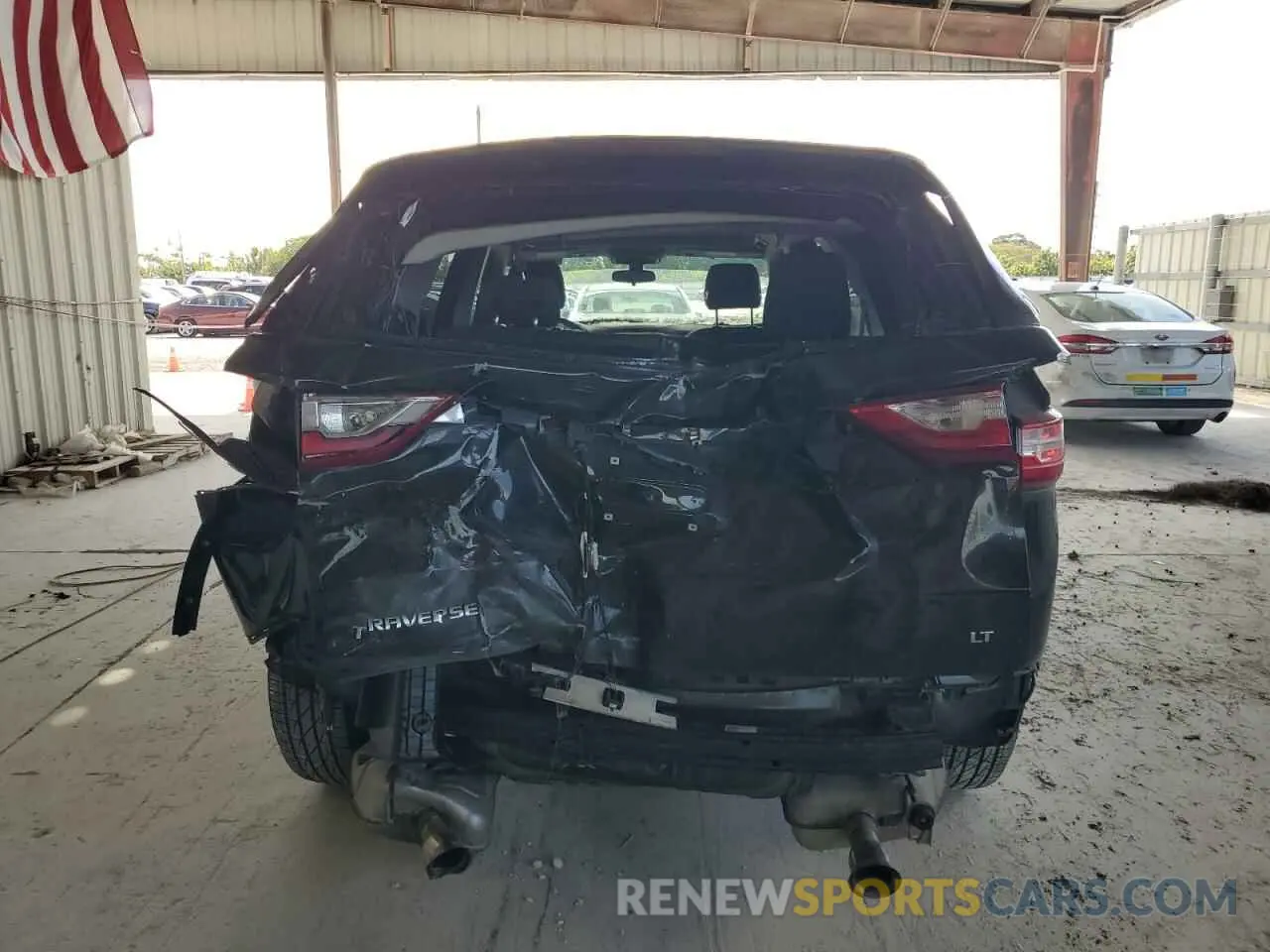 6 Photograph of a damaged car 1GNERGKW7KJ231388 CHEVROLET TRAVERSE 2019
