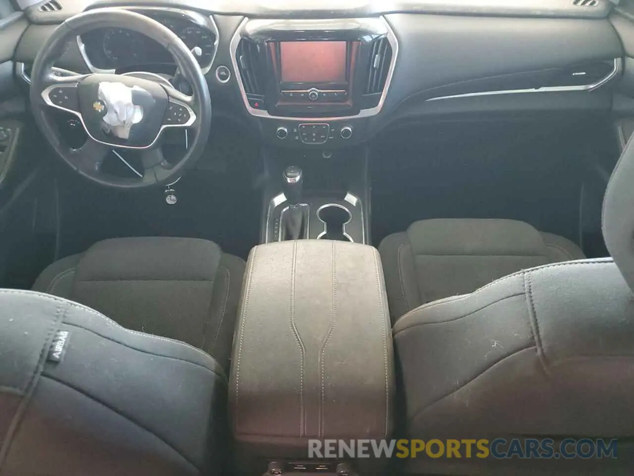8 Photograph of a damaged car 1GNERGKW7KJ231388 CHEVROLET TRAVERSE 2019