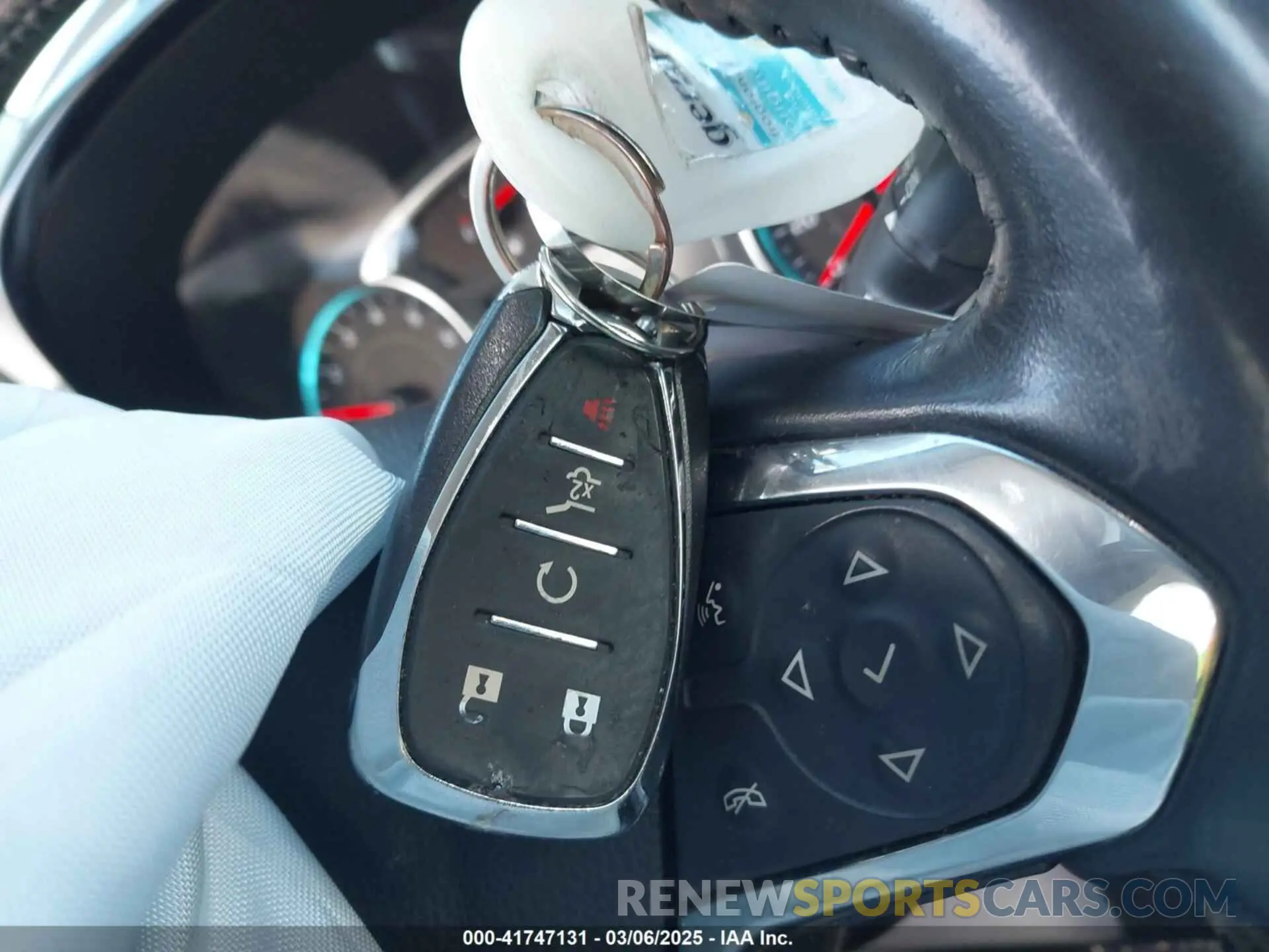 11 Photograph of a damaged car 1GNERGKW7KJ238096 CHEVROLET TRAVERSE 2019