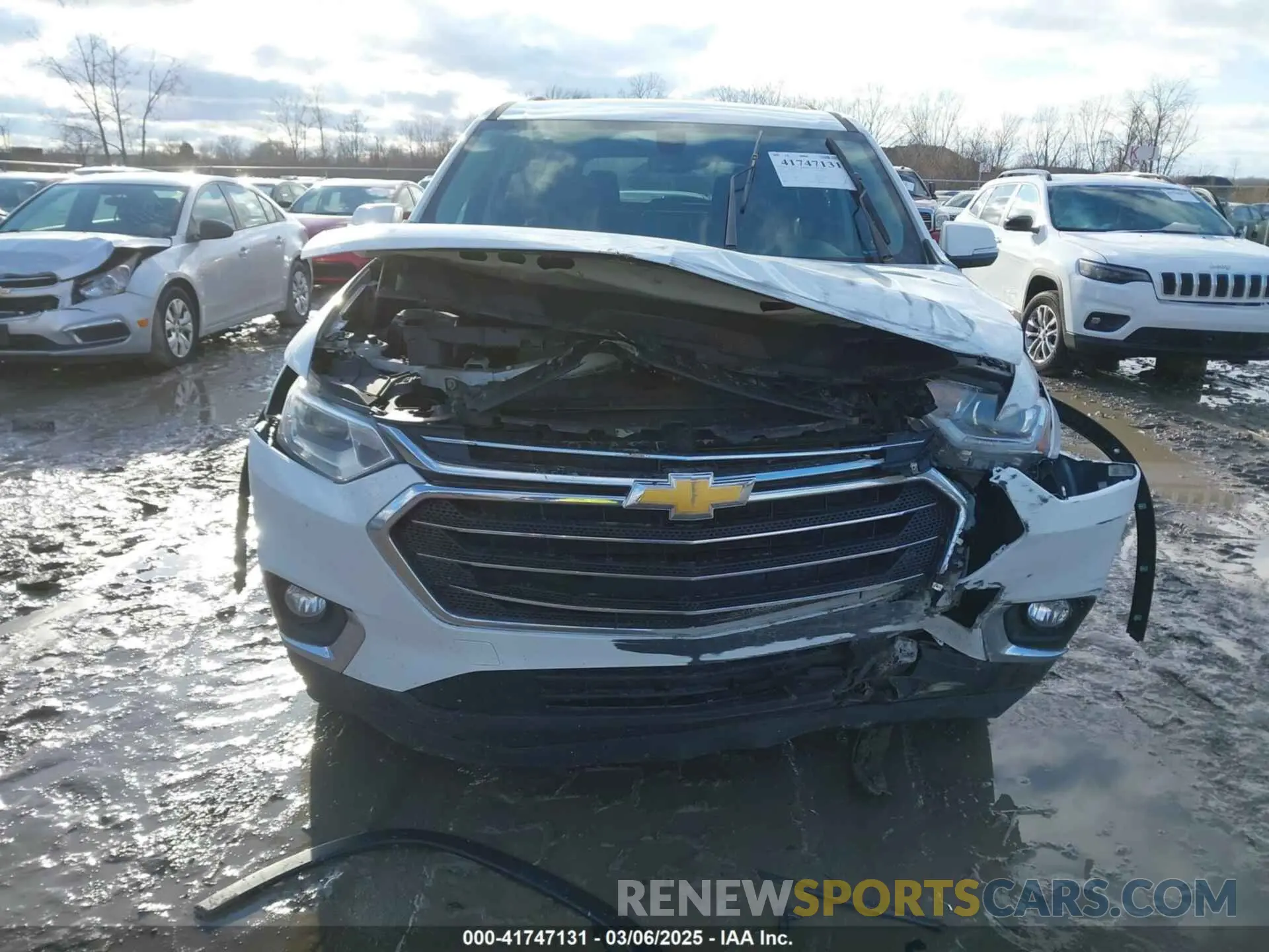 12 Photograph of a damaged car 1GNERGKW7KJ238096 CHEVROLET TRAVERSE 2019