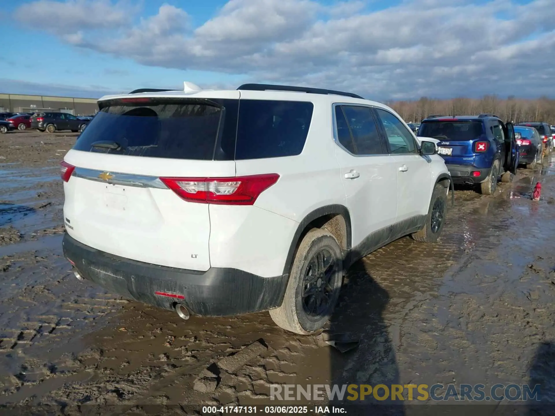4 Photograph of a damaged car 1GNERGKW7KJ238096 CHEVROLET TRAVERSE 2019