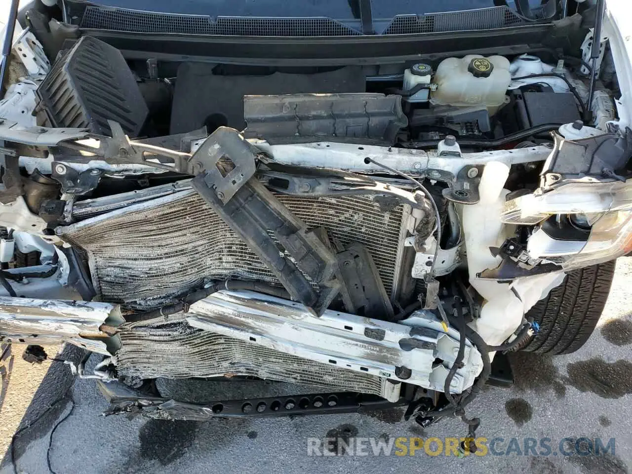 13 Photograph of a damaged car 1GNERGKW7KJ255576 CHEVROLET TRAVERSE 2019