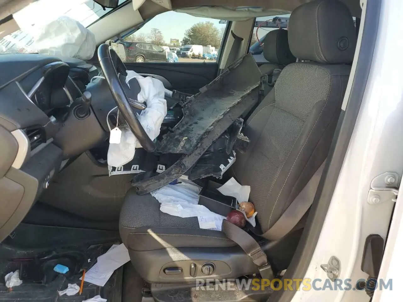7 Photograph of a damaged car 1GNERGKW7KJ255576 CHEVROLET TRAVERSE 2019