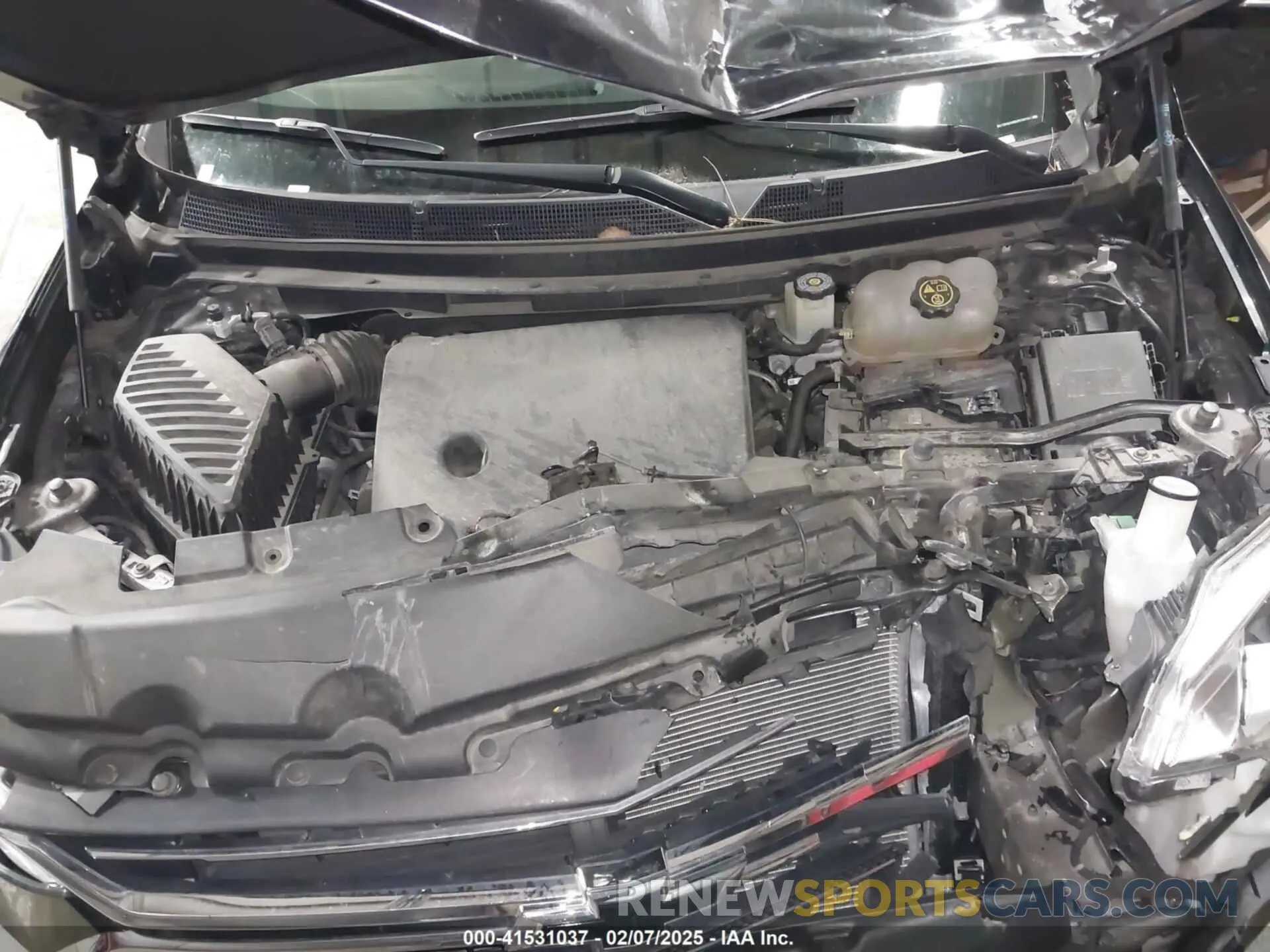 10 Photograph of a damaged car 1GNERGKW7KJ255903 CHEVROLET TRAVERSE 2019