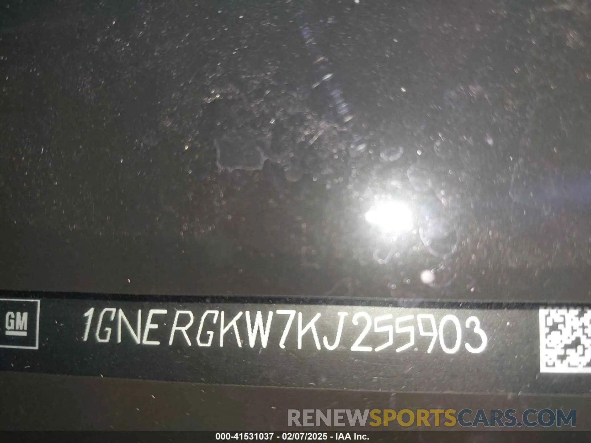 17 Photograph of a damaged car 1GNERGKW7KJ255903 CHEVROLET TRAVERSE 2019