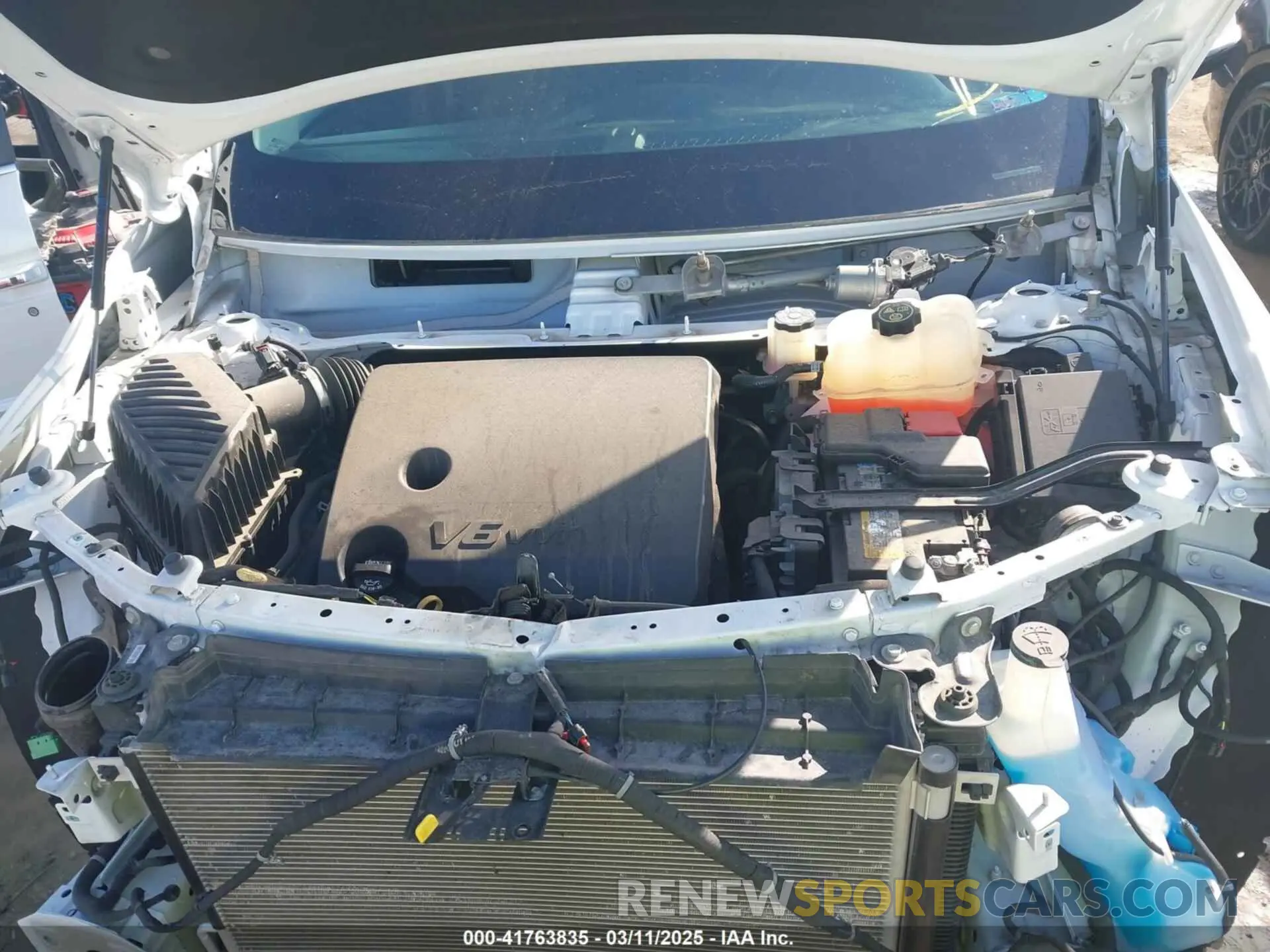 10 Photograph of a damaged car 1GNERGKW7KJ318482 CHEVROLET TRAVERSE 2019