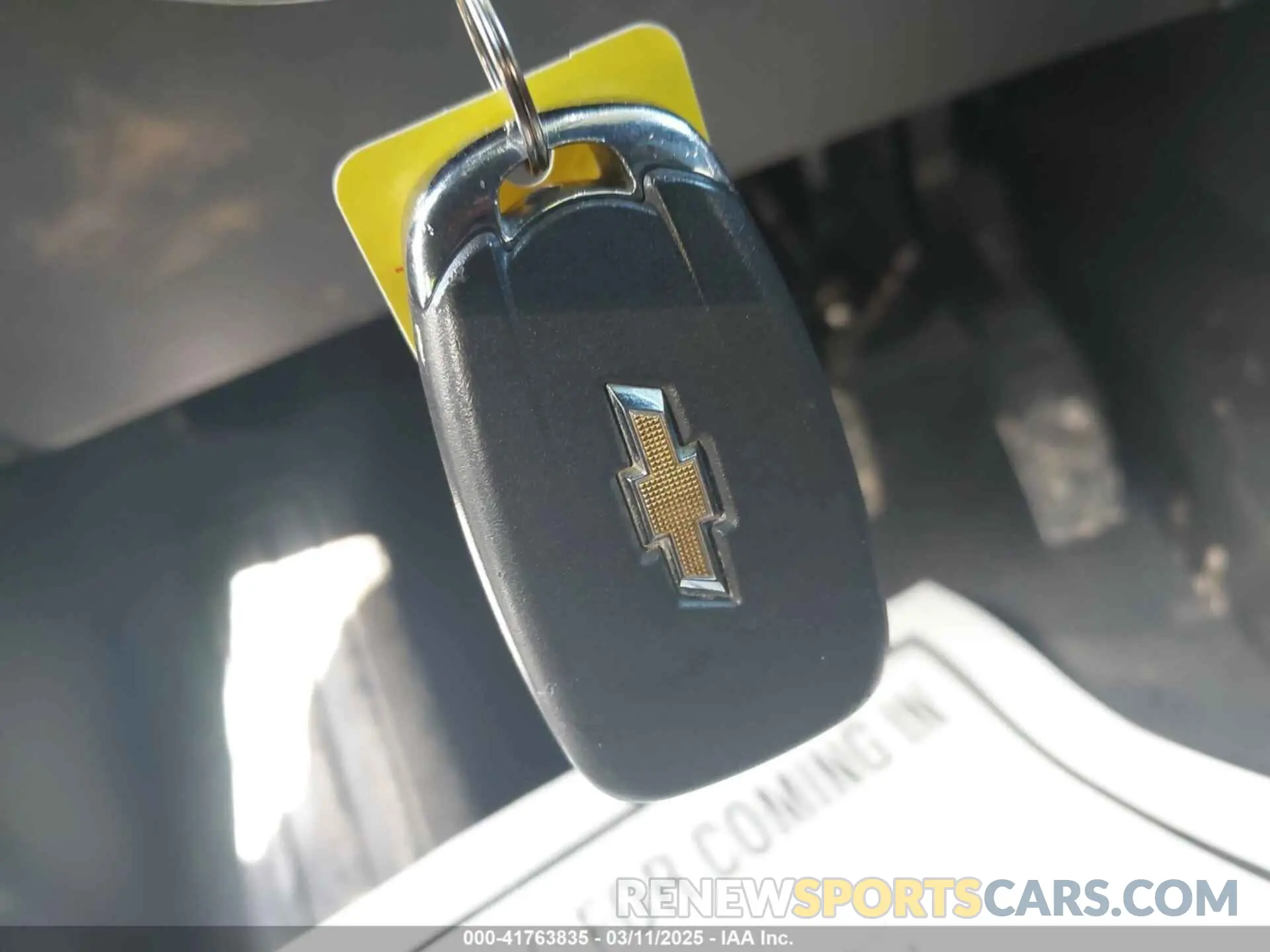 11 Photograph of a damaged car 1GNERGKW7KJ318482 CHEVROLET TRAVERSE 2019